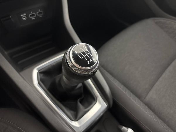 Vente en ligne Renault Clio 5 Clio TCe 90 - 21 au prix de 13 100 €