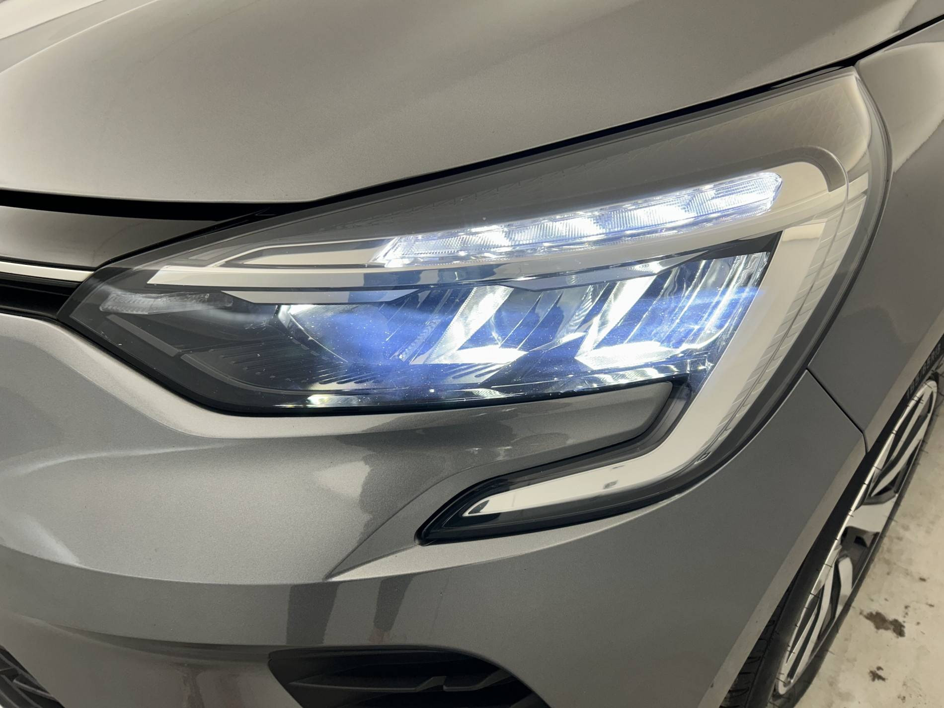 Vente en ligne Renault Clio 5 Clio TCe 90 au prix de 14 050 €