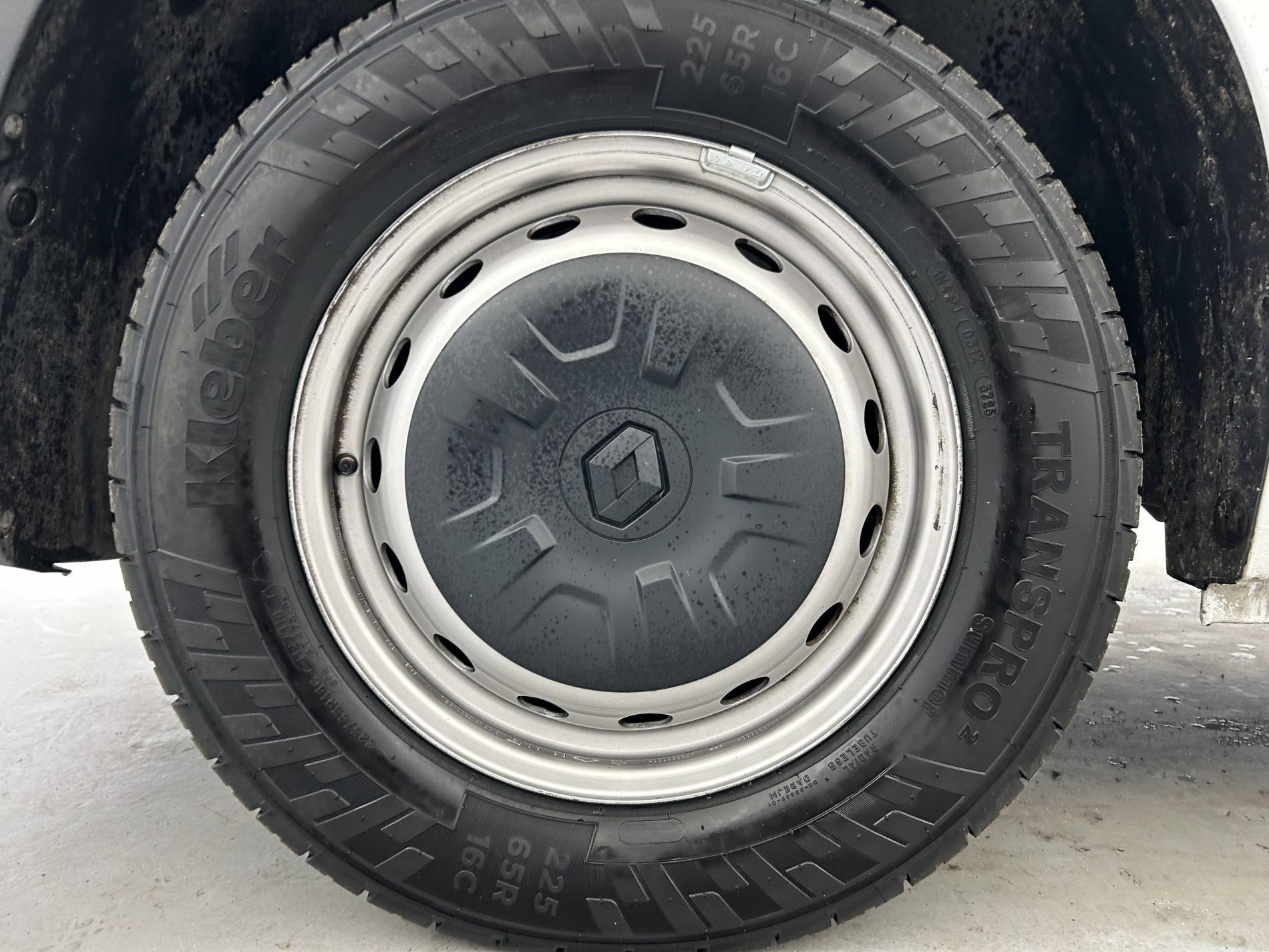 Vente en ligne Renault Master Fourgon MASTER FGN TRAC F3500 L2H2 BLUE DCI 135 au prix de 25 920 €