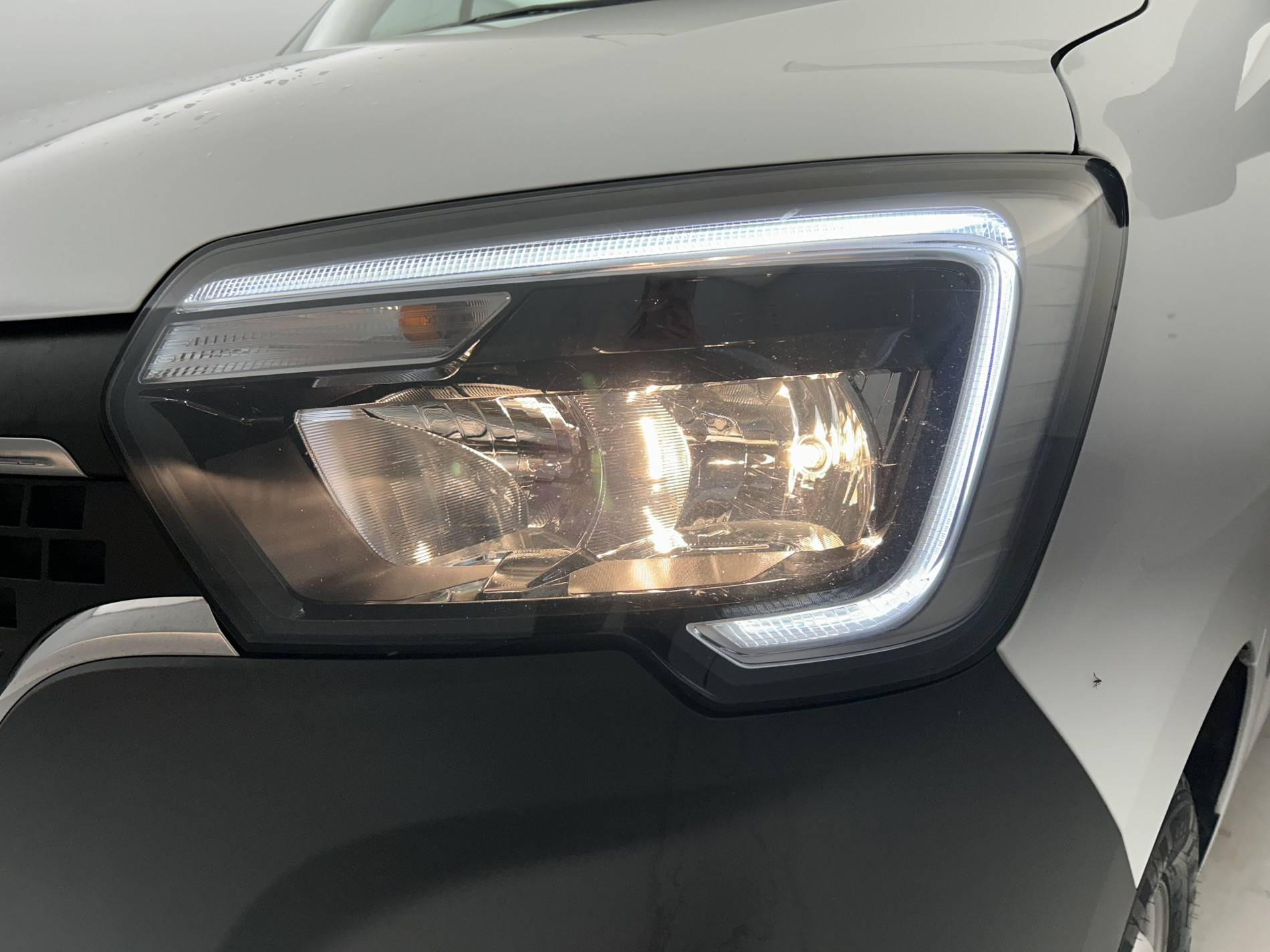 Vente en ligne Renault Master Fourgon MASTER FGN TRAC F3500 L2H2 BLUE DCI 135 au prix de 25 920 €