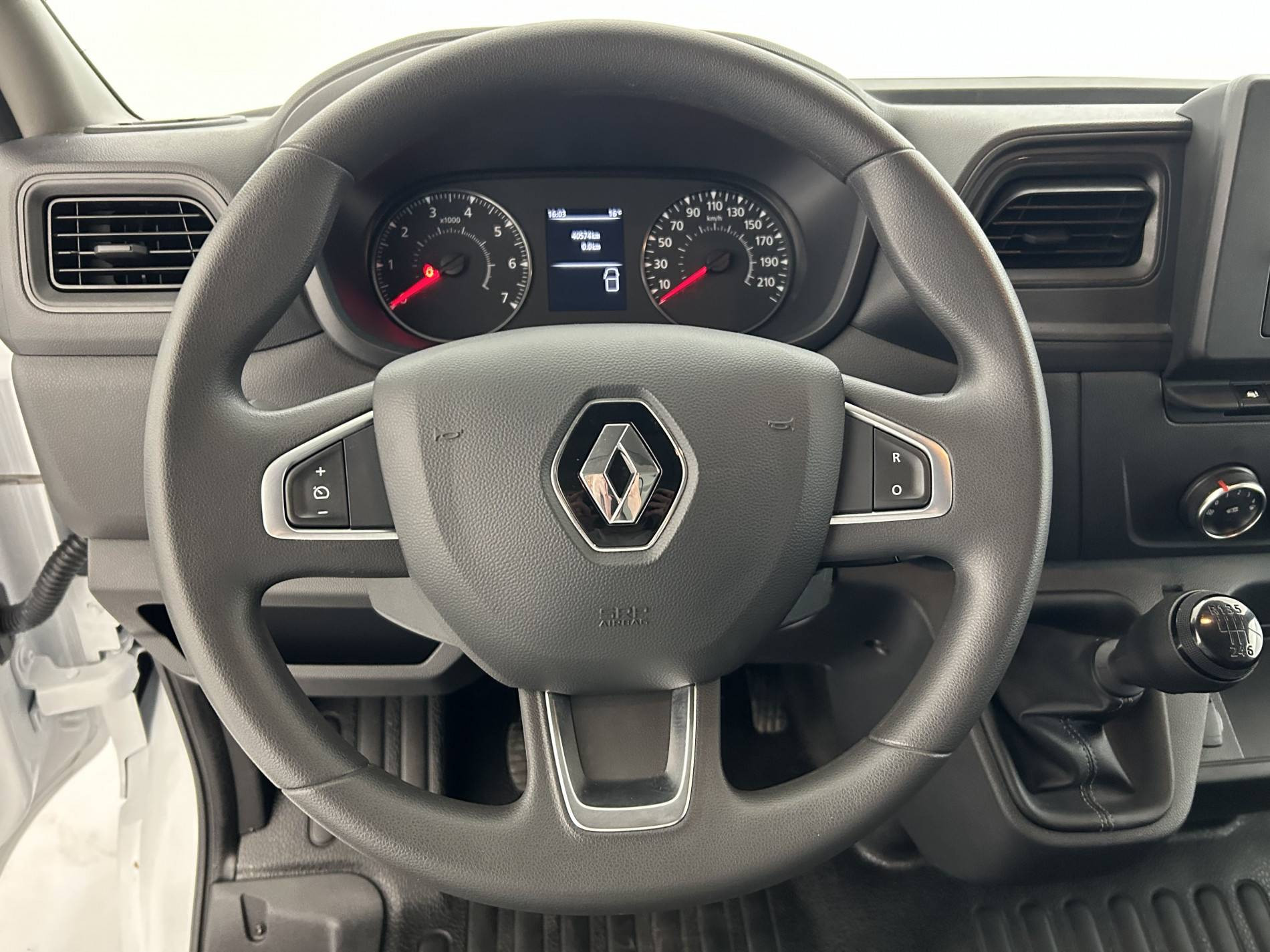 Vente en ligne Renault Master Fourgon MASTER FGN TRAC F3500 L2H2 BLUE DCI 135 au prix de 25 920 €