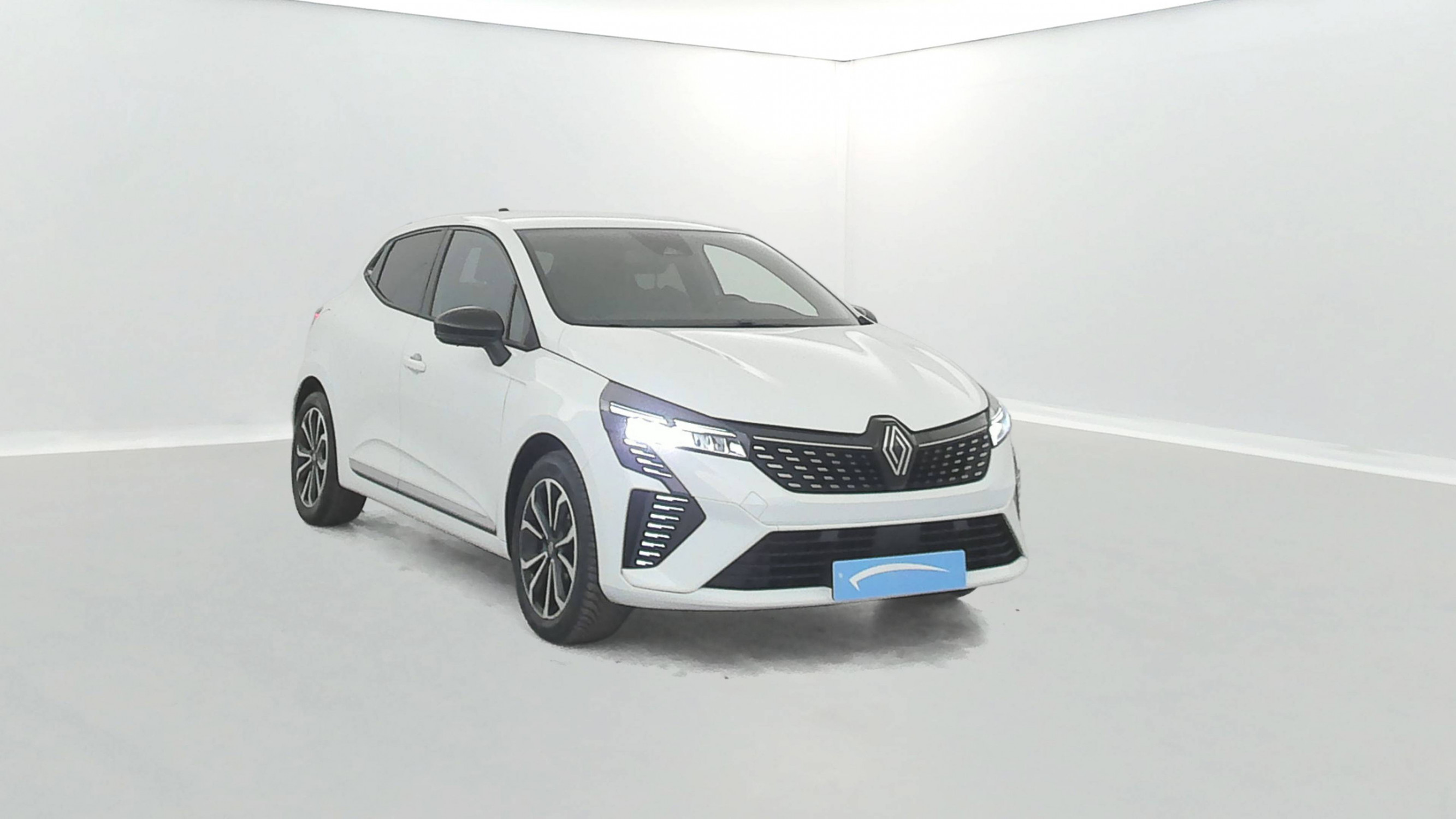 Vente en ligne Renault Clio 5 Clio E-Tech full hybrid 145 au prix de 20 000 €