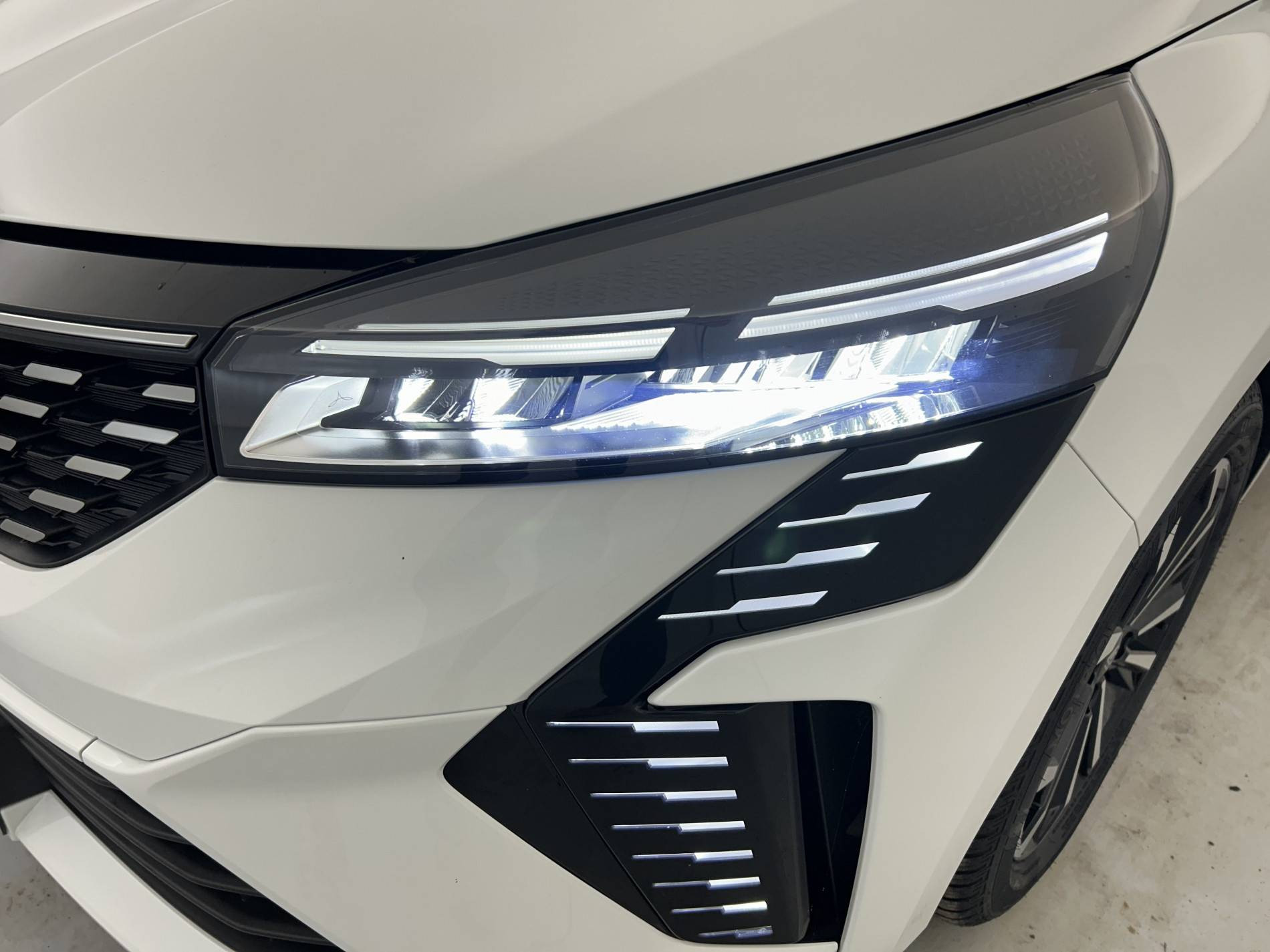 Vente en ligne Renault Clio 5 Clio E-Tech full hybrid 145 au prix de 20 000 €