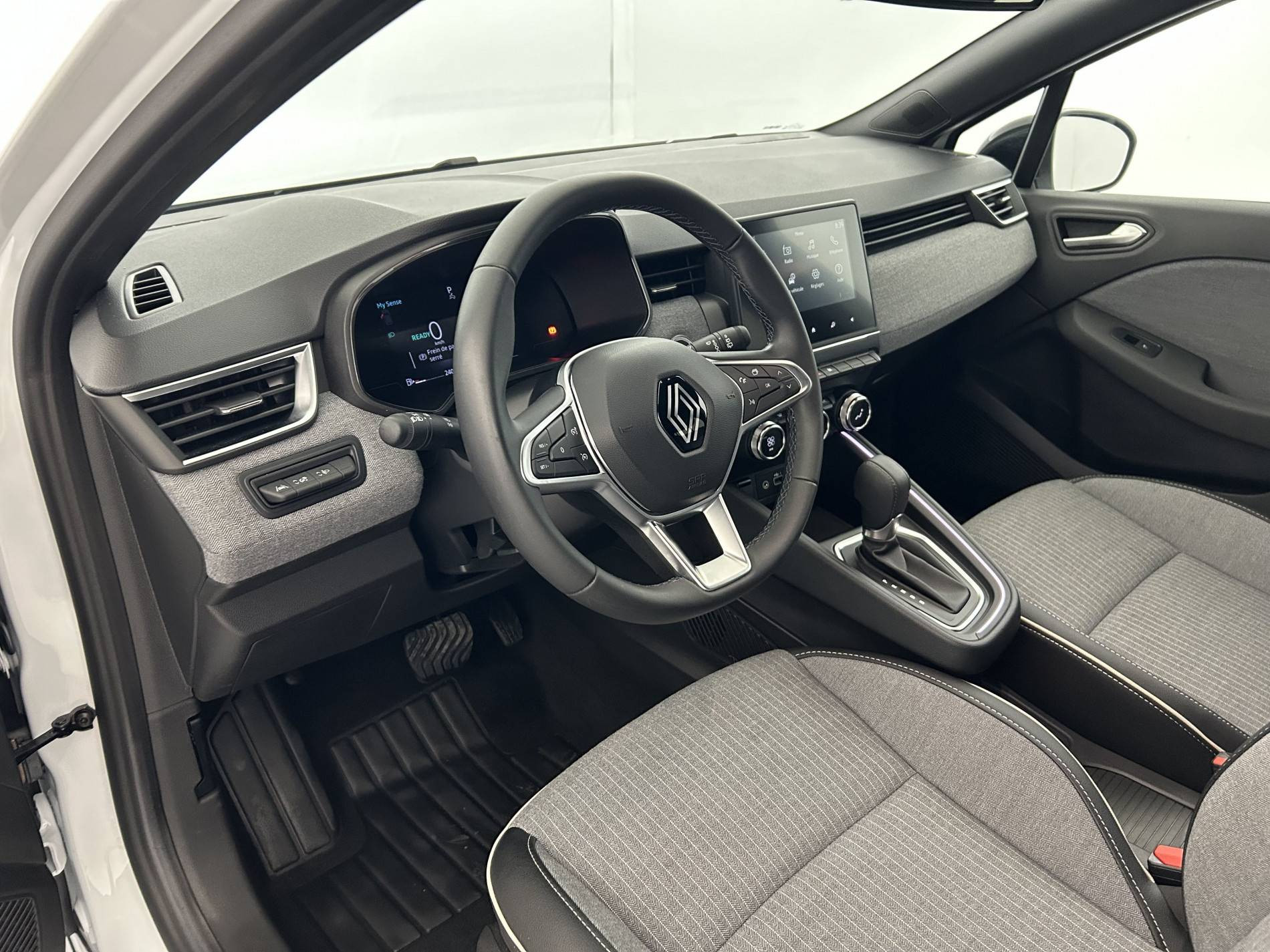 Vente en ligne Renault Clio 5 Clio E-Tech full hybrid 145 au prix de 20 000 €