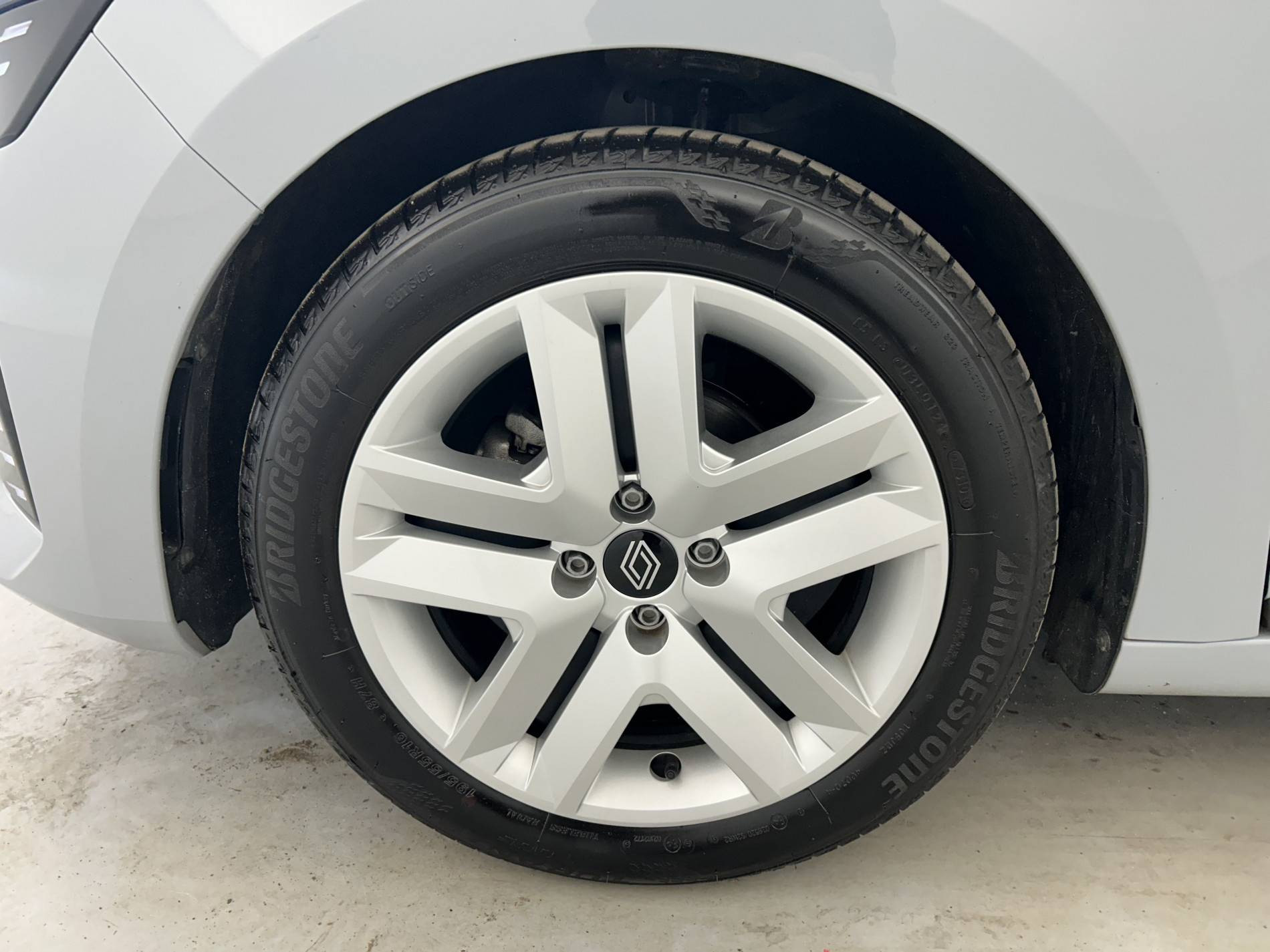 Vente en ligne Renault Clio 5 Clio TCe 90 au prix de 15 500 €