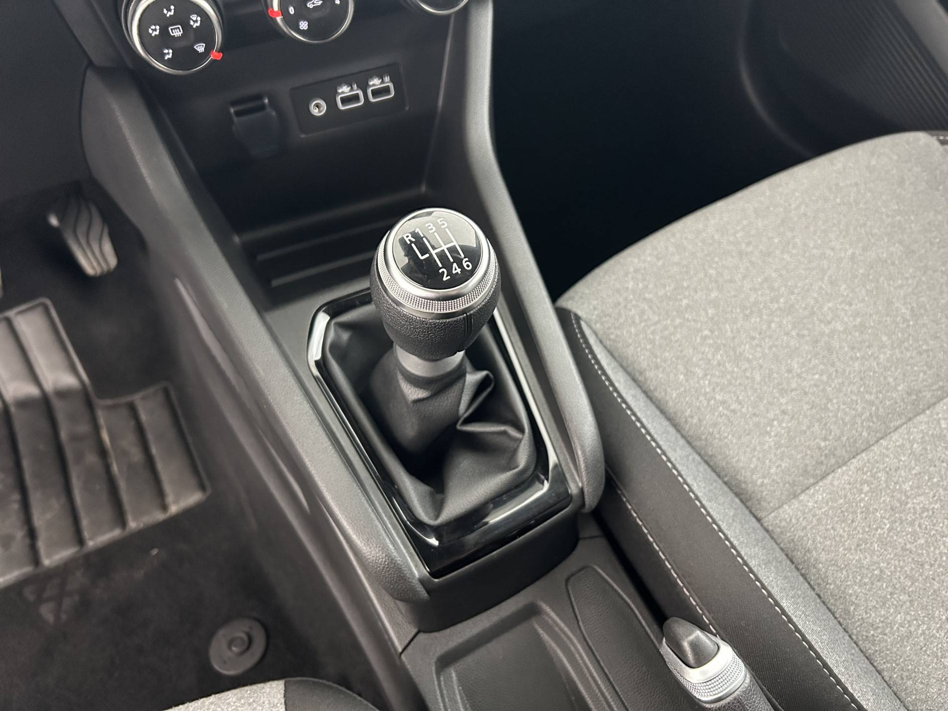 Vente en ligne Renault Clio 5 Clio TCe 90 au prix de 15 500 €