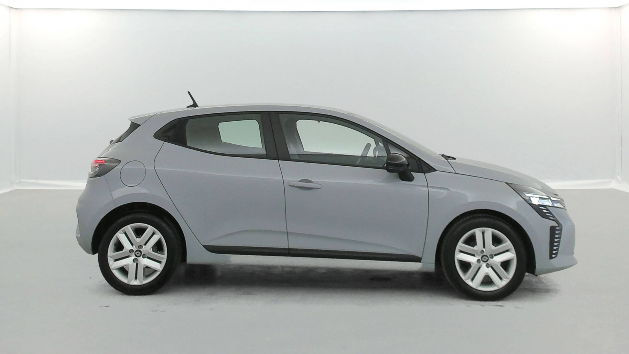 Vente en ligne Renault Clio 5 Clio TCe 90 au prix de 15 500 €