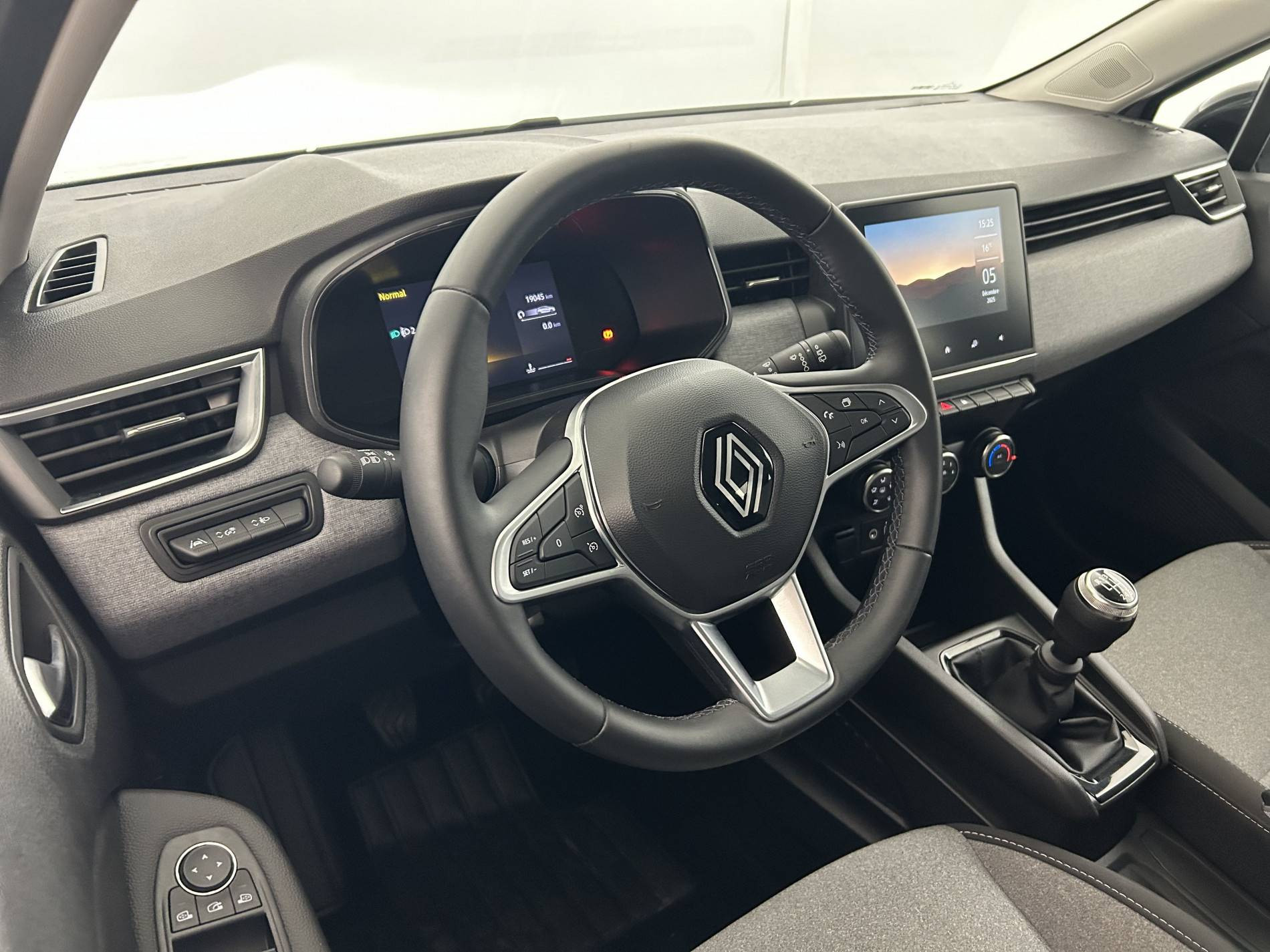 Vente en ligne Renault Clio 5 Clio TCe 90 au prix de 15 500 €