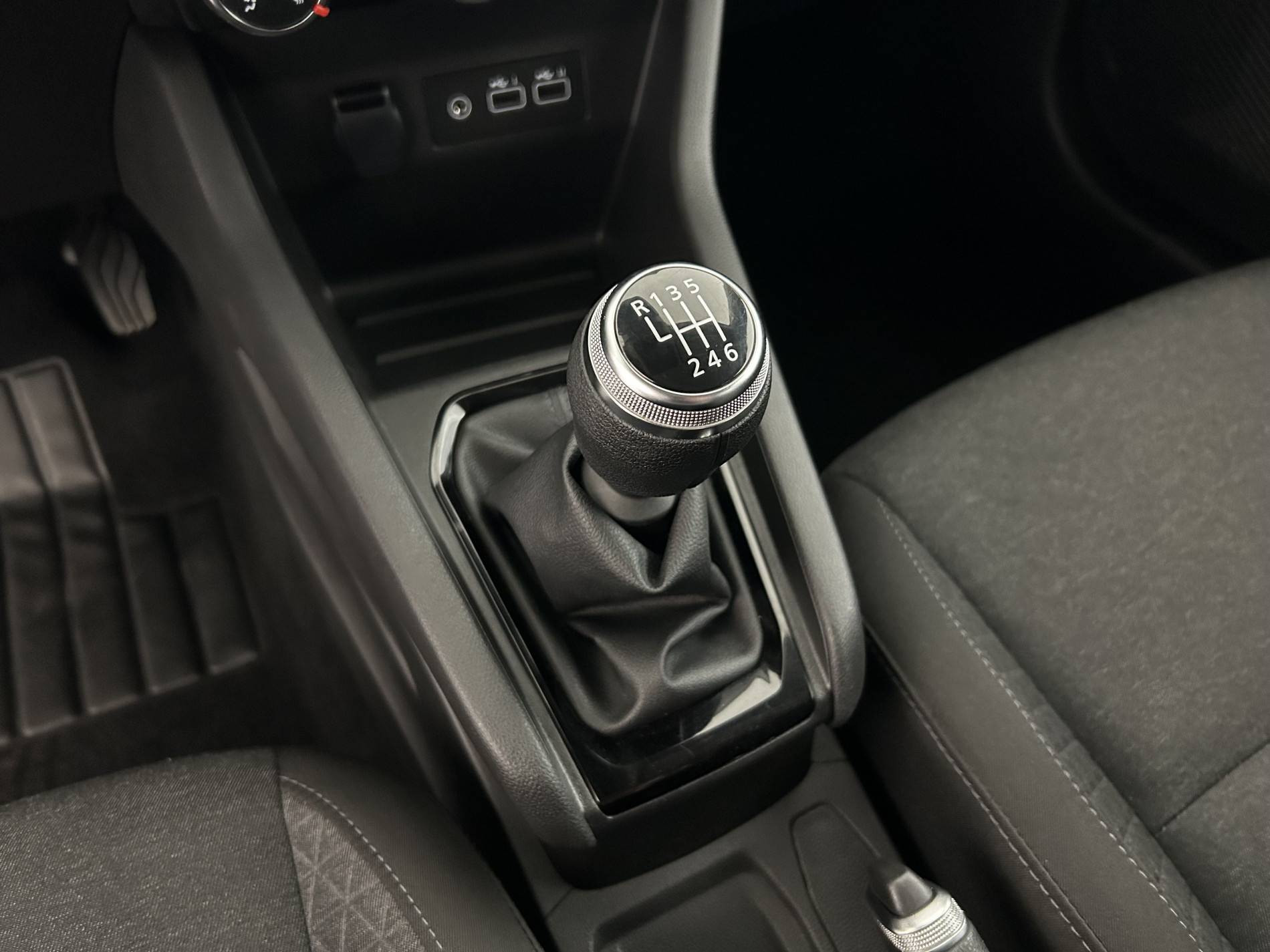 Vente en ligne Renault Clio 5 Clio TCe 90 au prix de 14 350 €