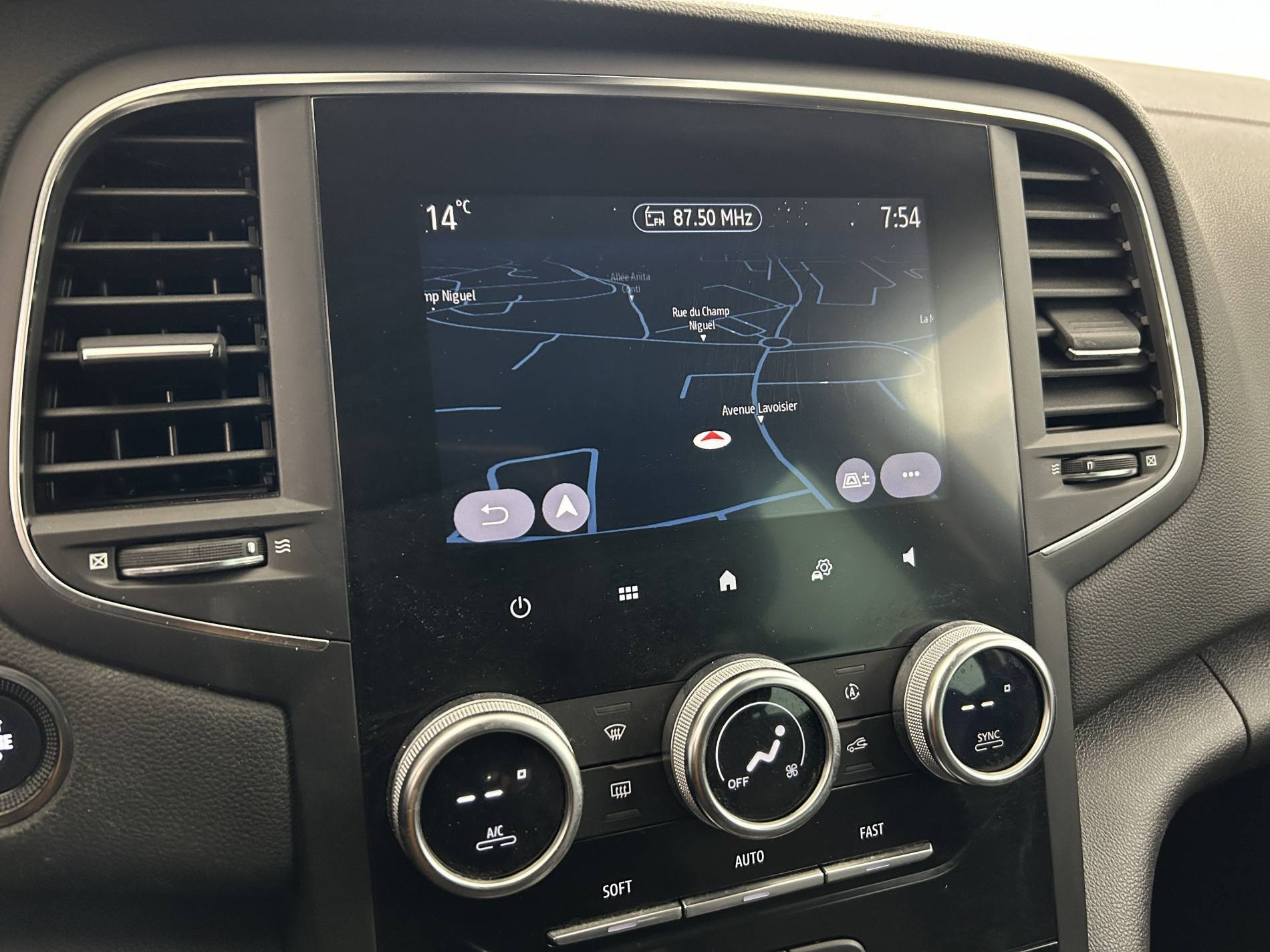 Vente en ligne Renault Megane 4 Mégane IV Berline Blue dCi 115 au prix de 17 500 €