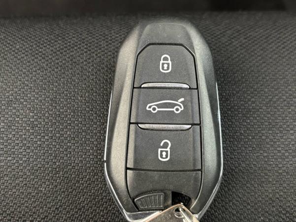 Vente en ligne Citroën C4 Cactus  BlueHDi 100 S&S BVM6 au prix de 12 590 €
