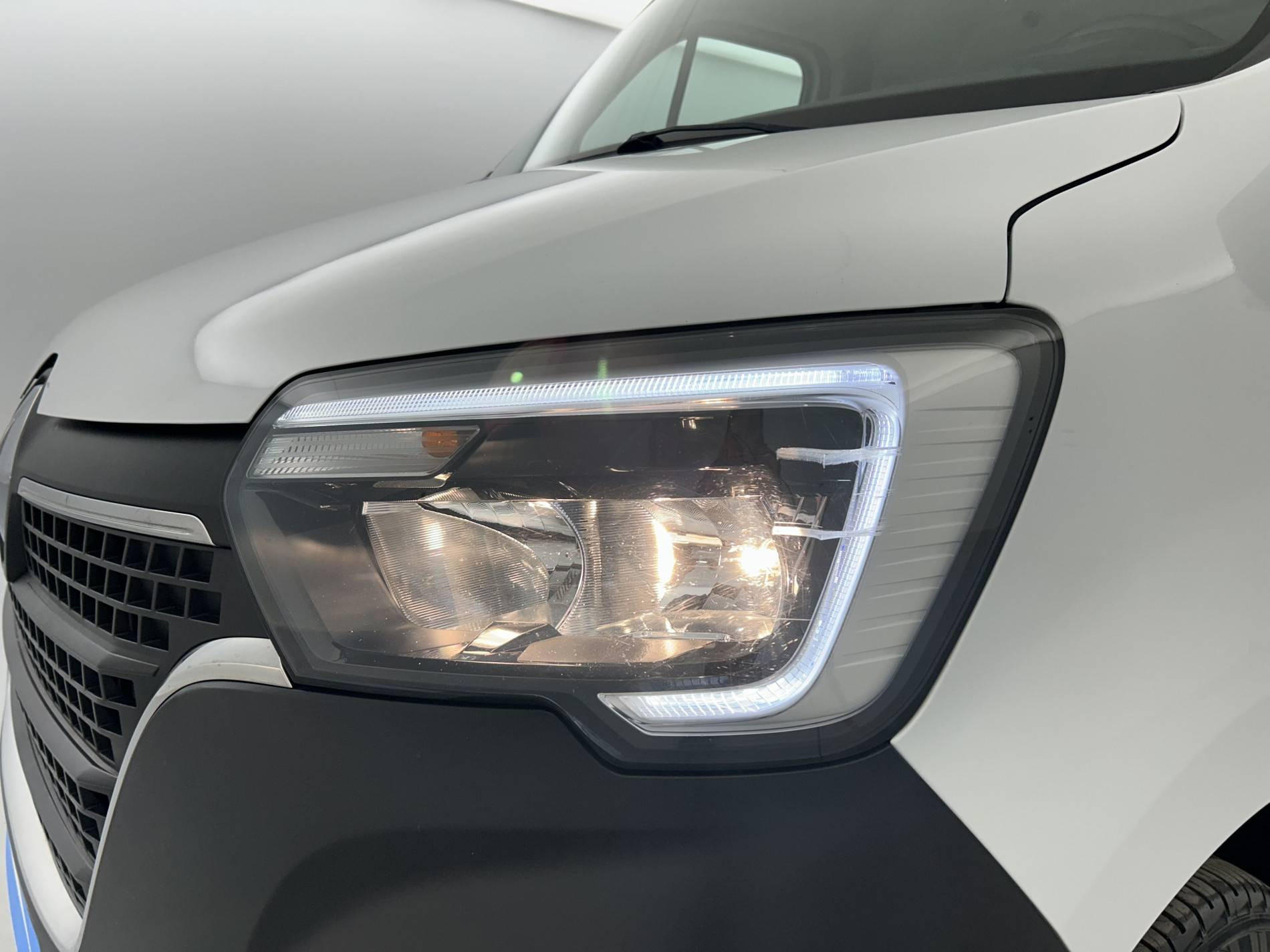 Vente en ligne Renault Master Fourgon MASTER FGN TRAC F3500 L3H3 BLUE DCI 135 au prix de 27 300 €