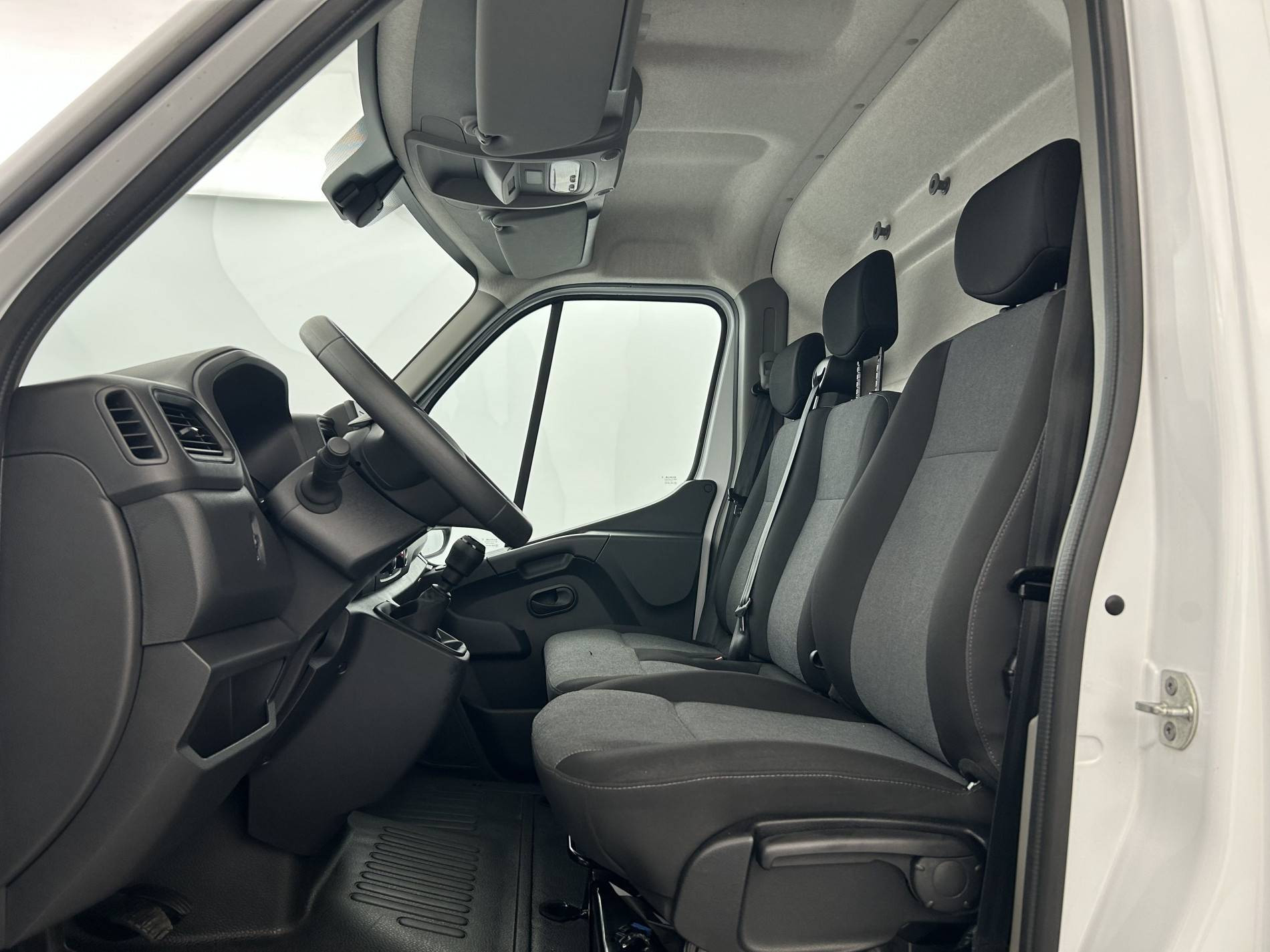 Vente en ligne Renault Master Fourgon MASTER FGN TRAC F3500 L3H3 BLUE DCI 135 au prix de 27 300 €