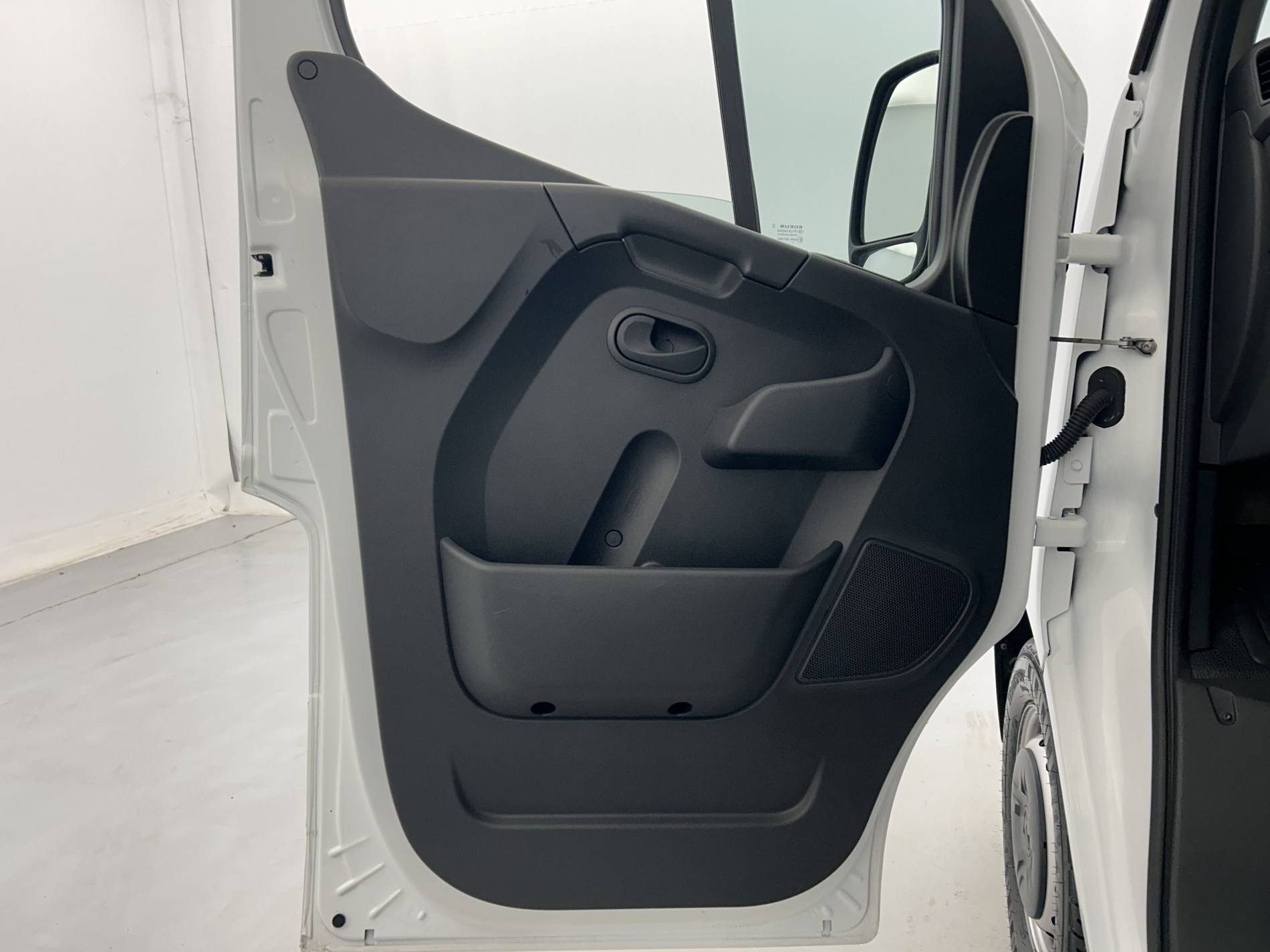 Vente en ligne Renault Master Fourgon MASTER FGN TRAC F3500 L3H3 BLUE DCI 135 au prix de 27 300 €