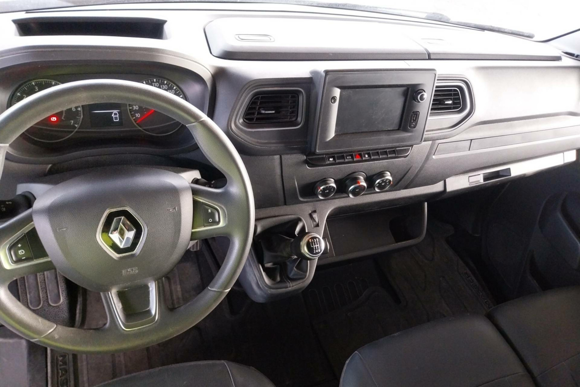 Vente en ligne Renault Master Fourgon MASTER FGN TRAC F3500 L2H2 DCI 135 au prix de 22 200 €