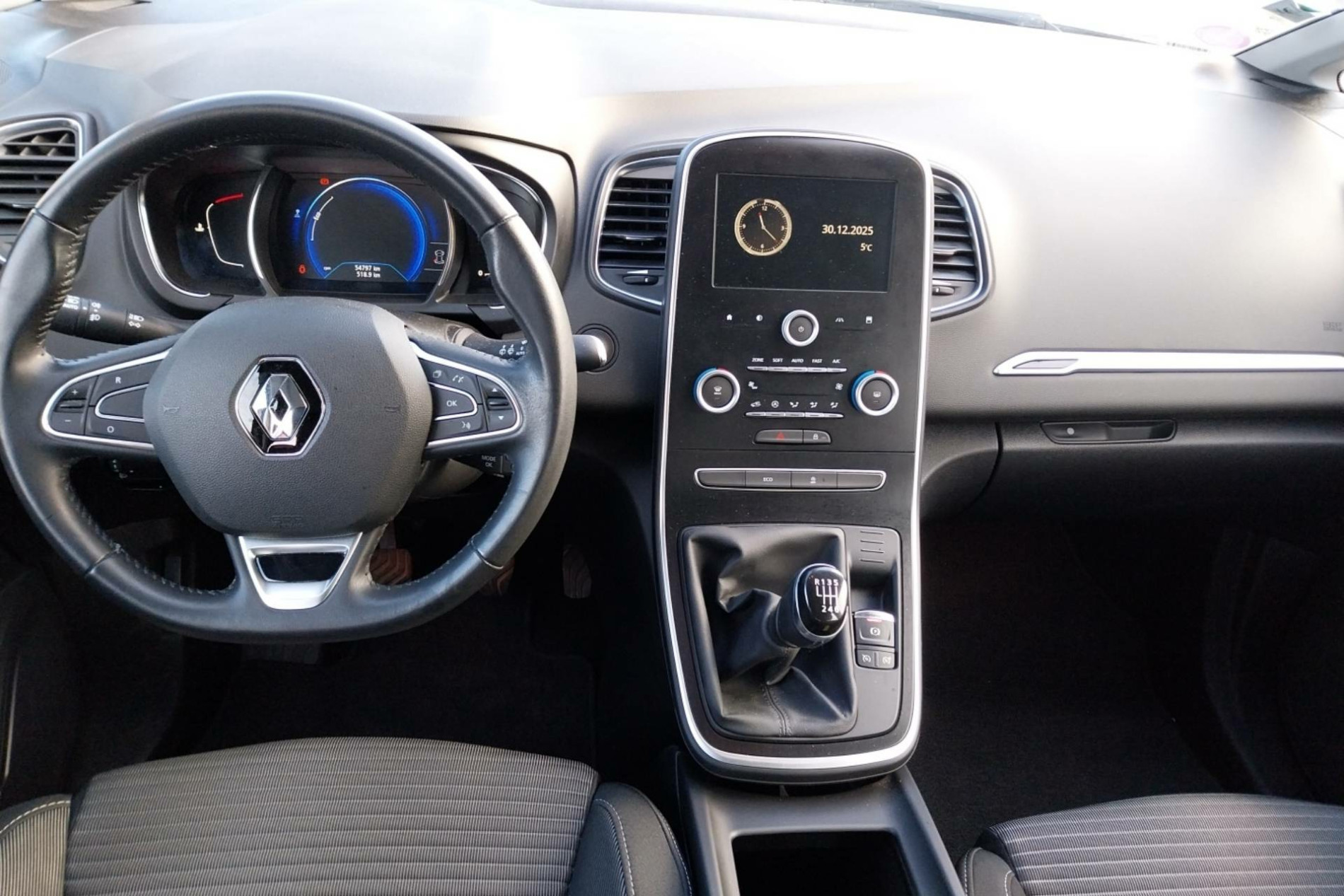 Vente en ligne Renault Scenic 4 Scenic TCe 130 Energy au prix de 13 500 €