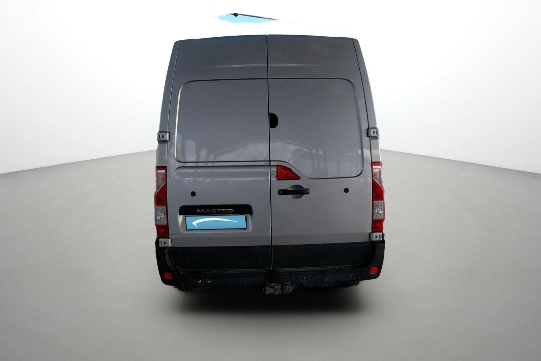 Vente en ligne Renault Master Fourgon MASTER FGN TRAC F3500 L2H2 DCI 135 au prix de 22 200 €