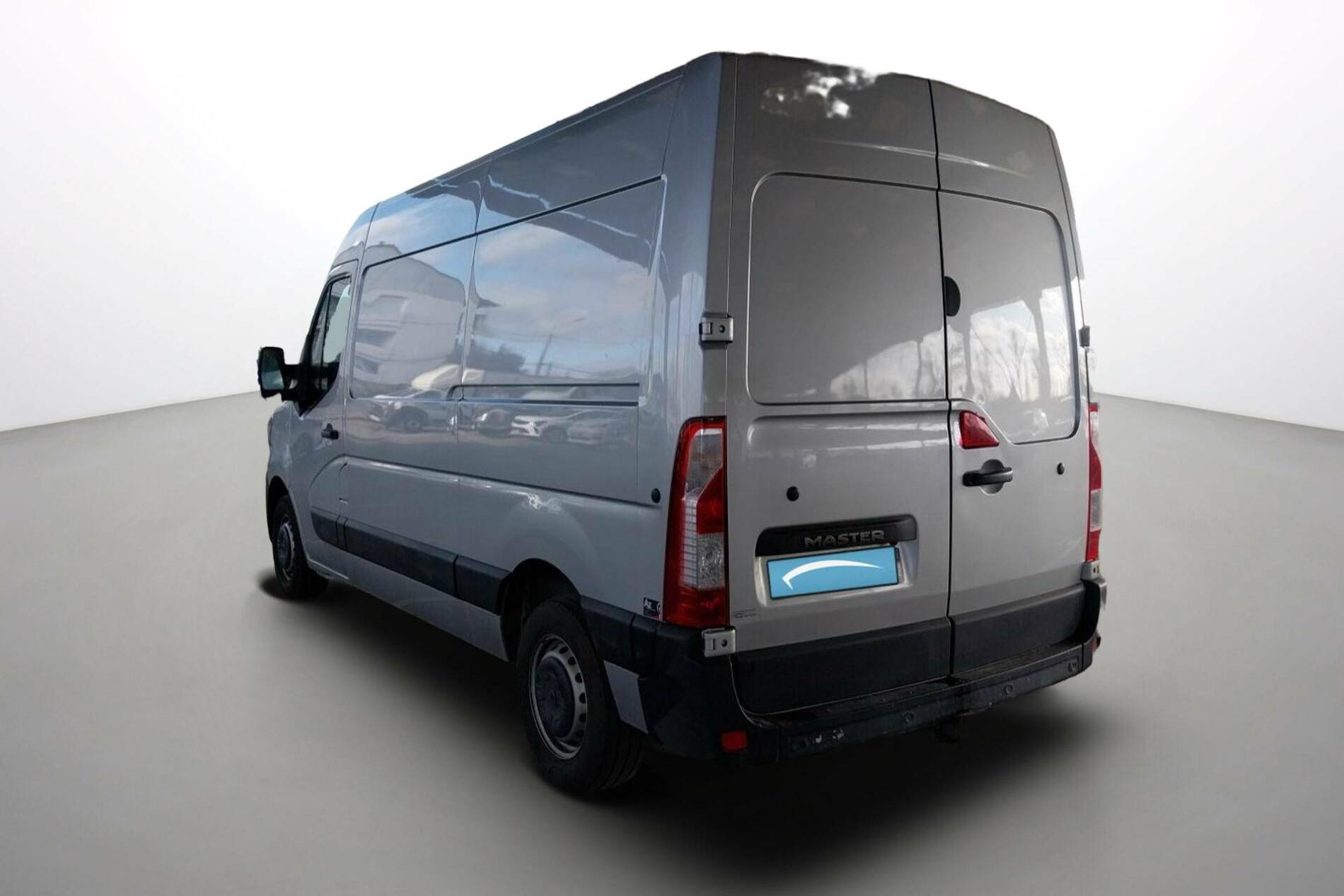 Vente en ligne Renault Master Fourgon MASTER FGN TRAC F3500 L2H2 DCI 135 au prix de 22 200 €
