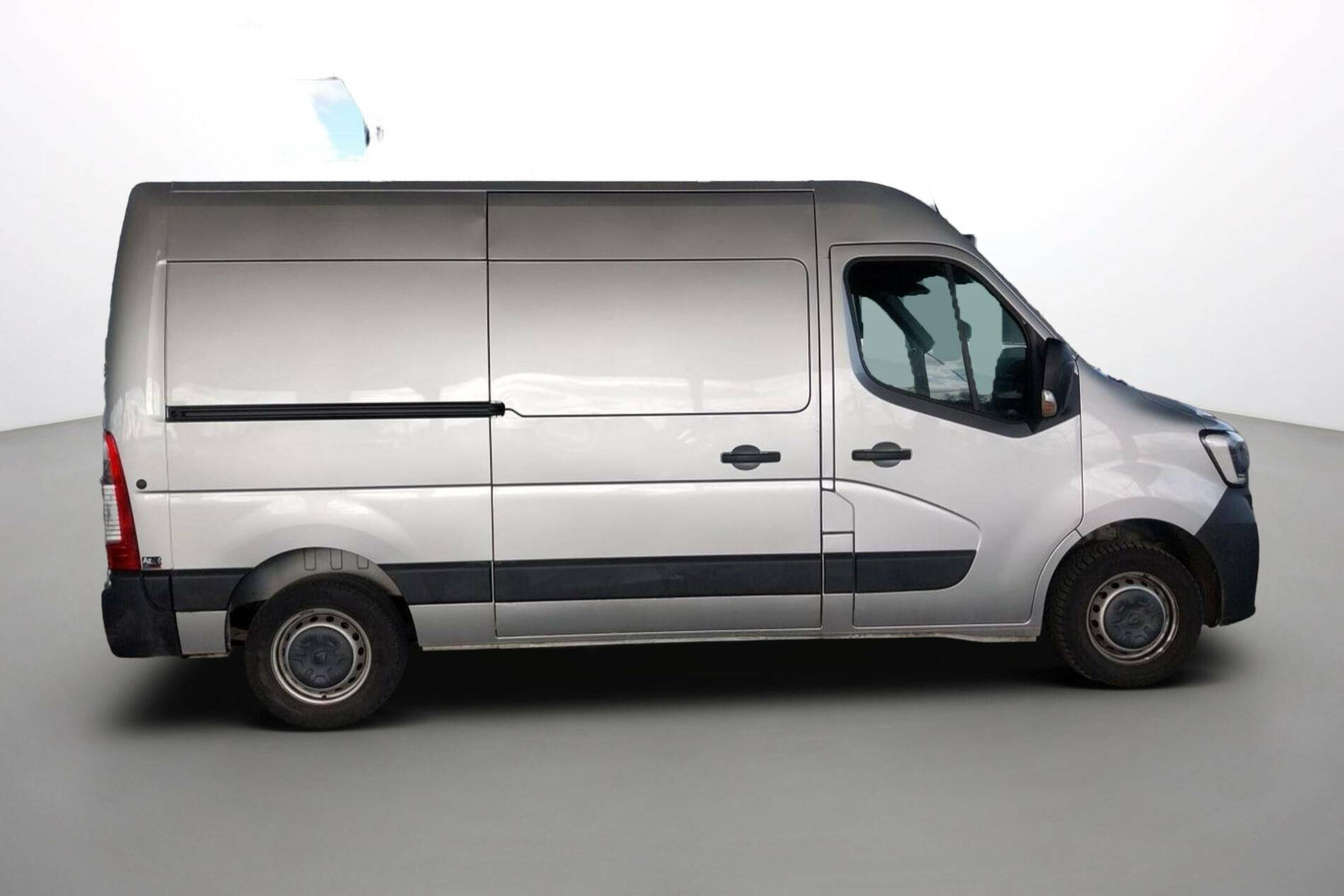 Vente en ligne Renault Master Fourgon MASTER FGN TRAC F3500 L2H2 DCI 135 au prix de 22 200 €