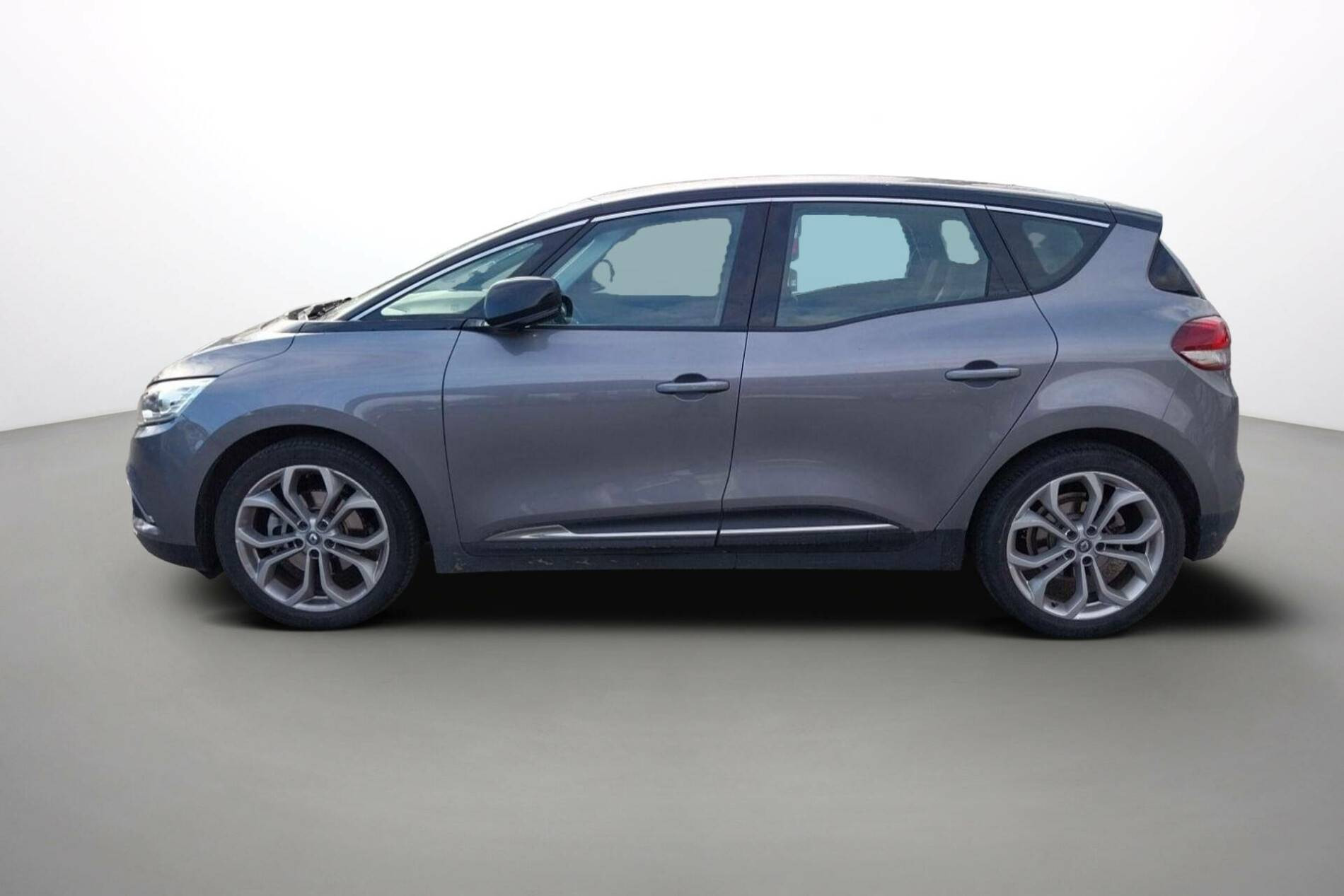 Vente en ligne Renault Scenic 4 Scenic TCe 130 Energy au prix de 13 500 €