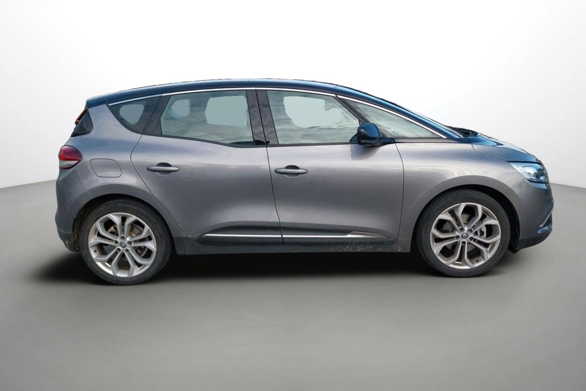 Vente en ligne Renault Scenic 4 Scenic TCe 130 Energy au prix de 13 500 €