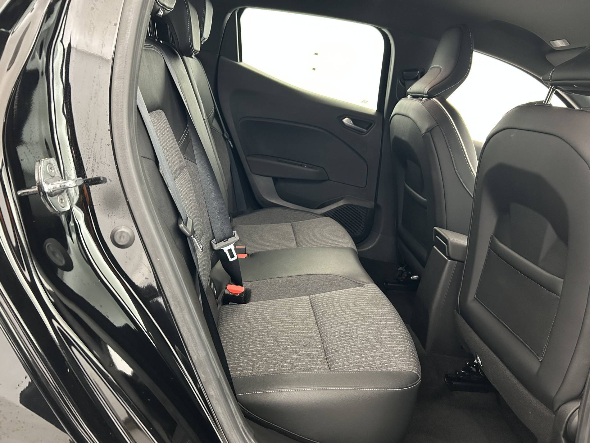 Vente en ligne Renault Clio 5 Clio TCe 90 - 21N au prix de 14 200 €