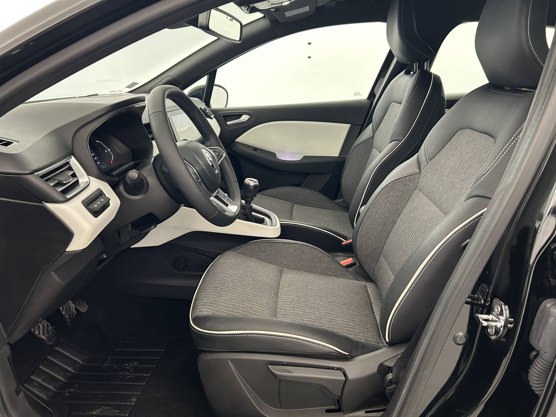 Vente en ligne Renault Clio 5 Clio TCe 90 - 21N au prix de 14 200 €