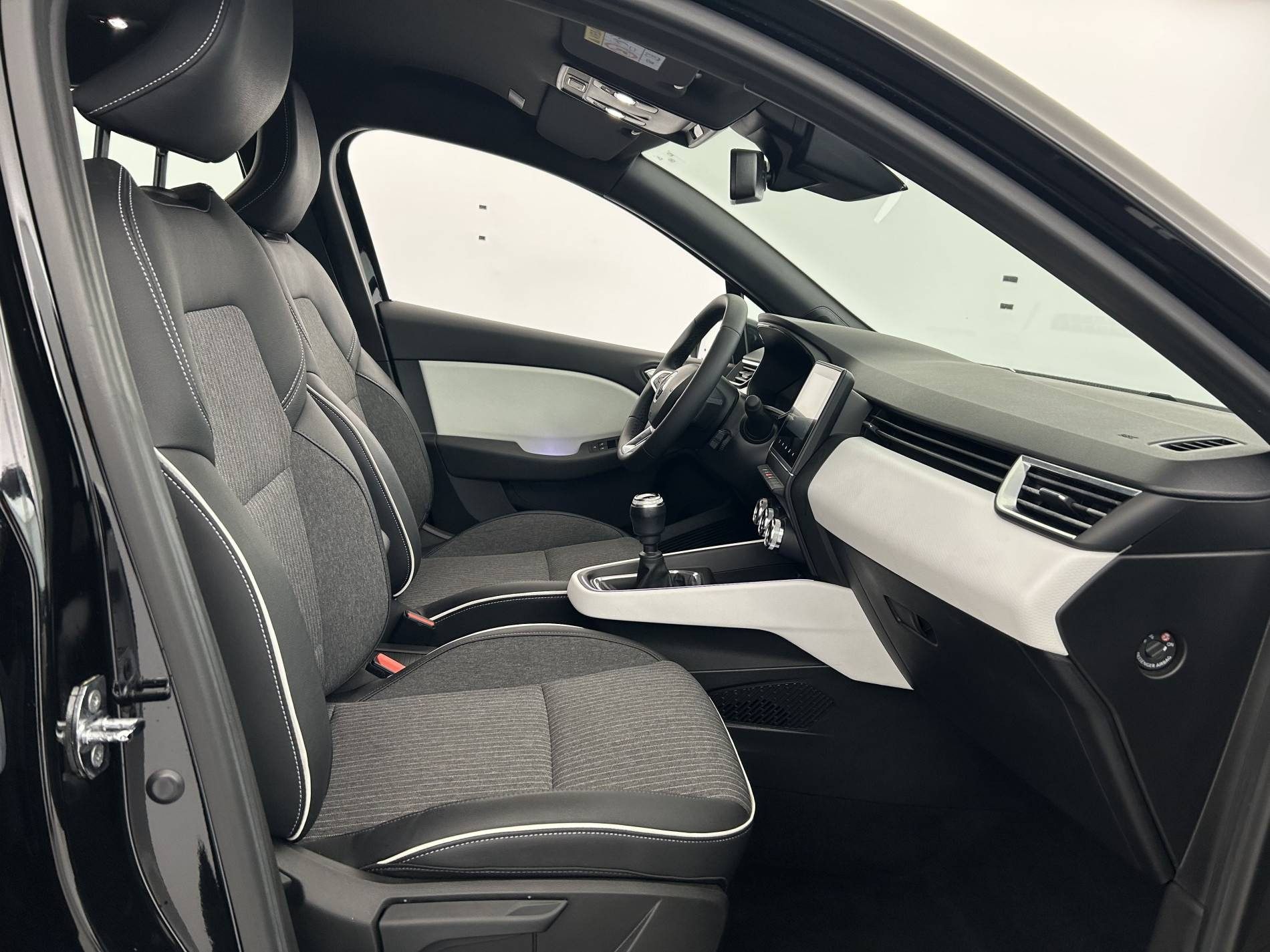 Vente en ligne Renault Clio 5 Clio TCe 90 - 21N au prix de 14 200 €