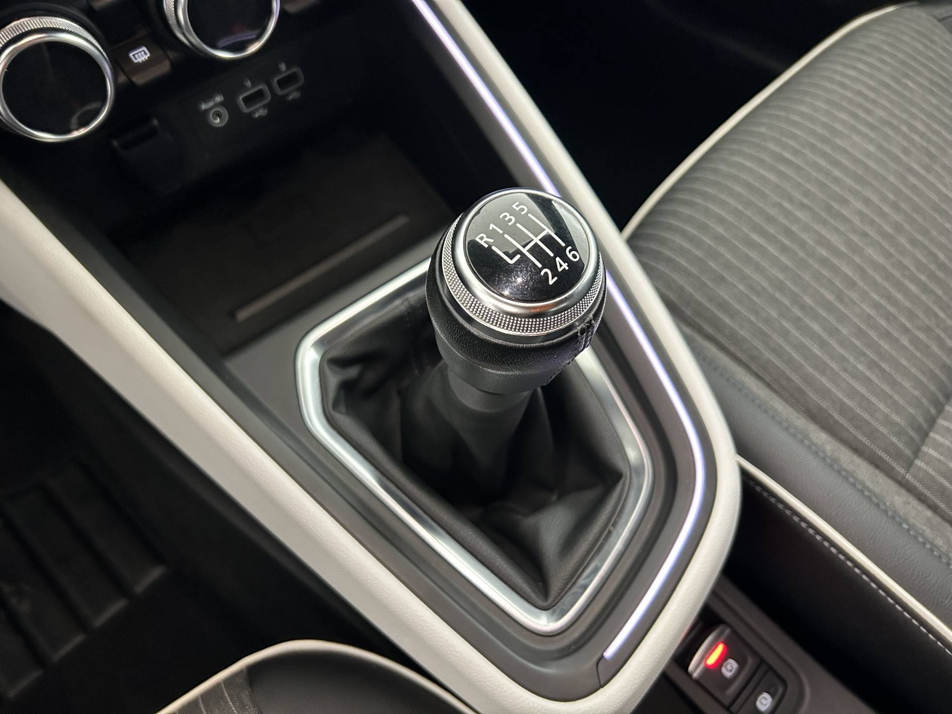 Vente en ligne Renault Clio 5 Clio TCe 90 - 21N au prix de 14 200 €