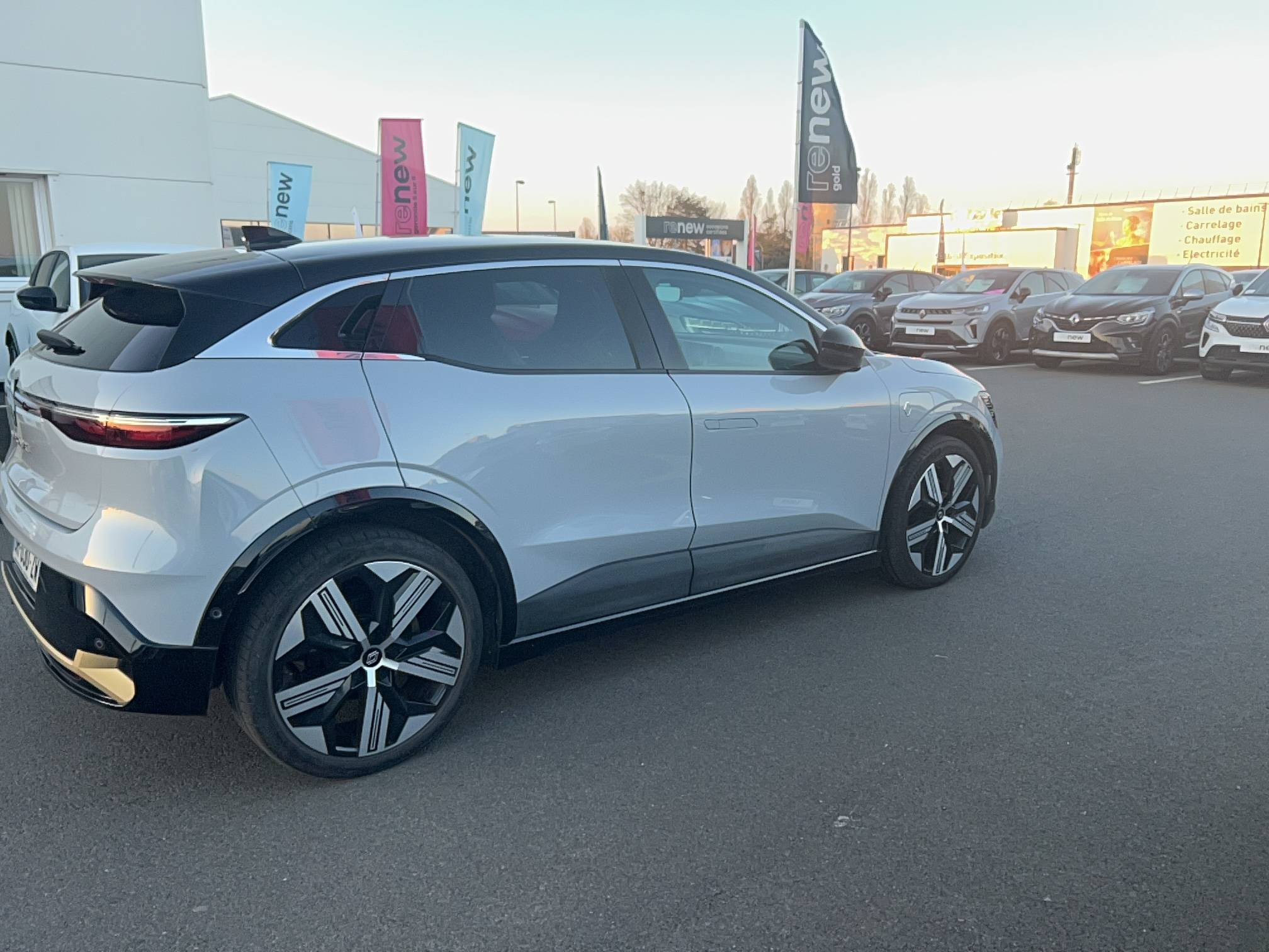 Vente en ligne Renault Megane E-Tech  EV60 220 ch super charge au prix de 23 500 €
