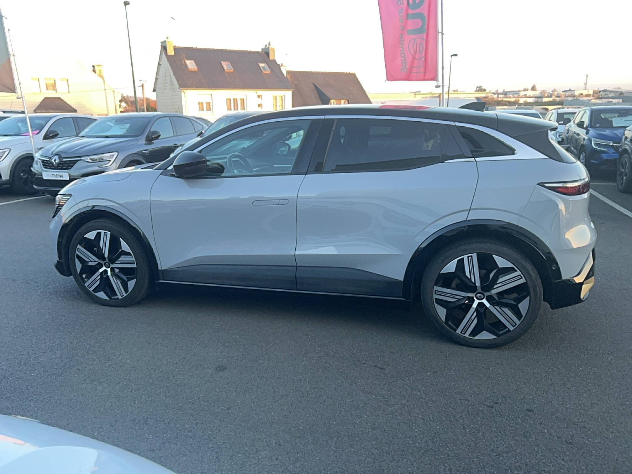 Vente en ligne Renault Megane E-Tech  EV60 220 ch super charge au prix de 23 500 €