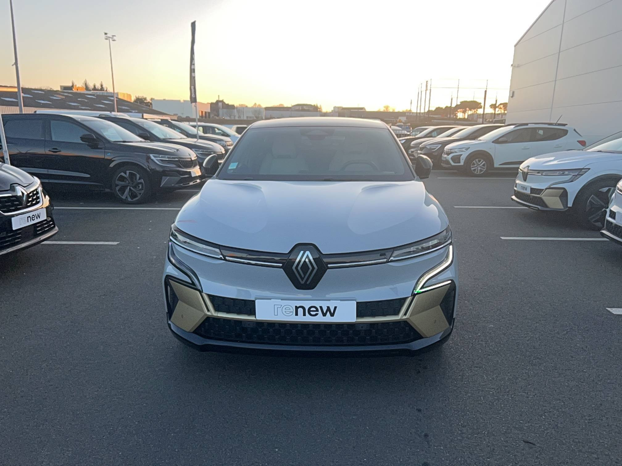 Vente en ligne Renault Megane E-Tech  EV60 220 ch super charge au prix de 23 500 €