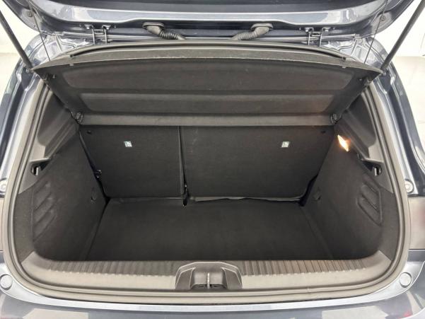 Vente en ligne Renault Clio 5 Clio TCe 90 - 21N au prix de 15 100 €