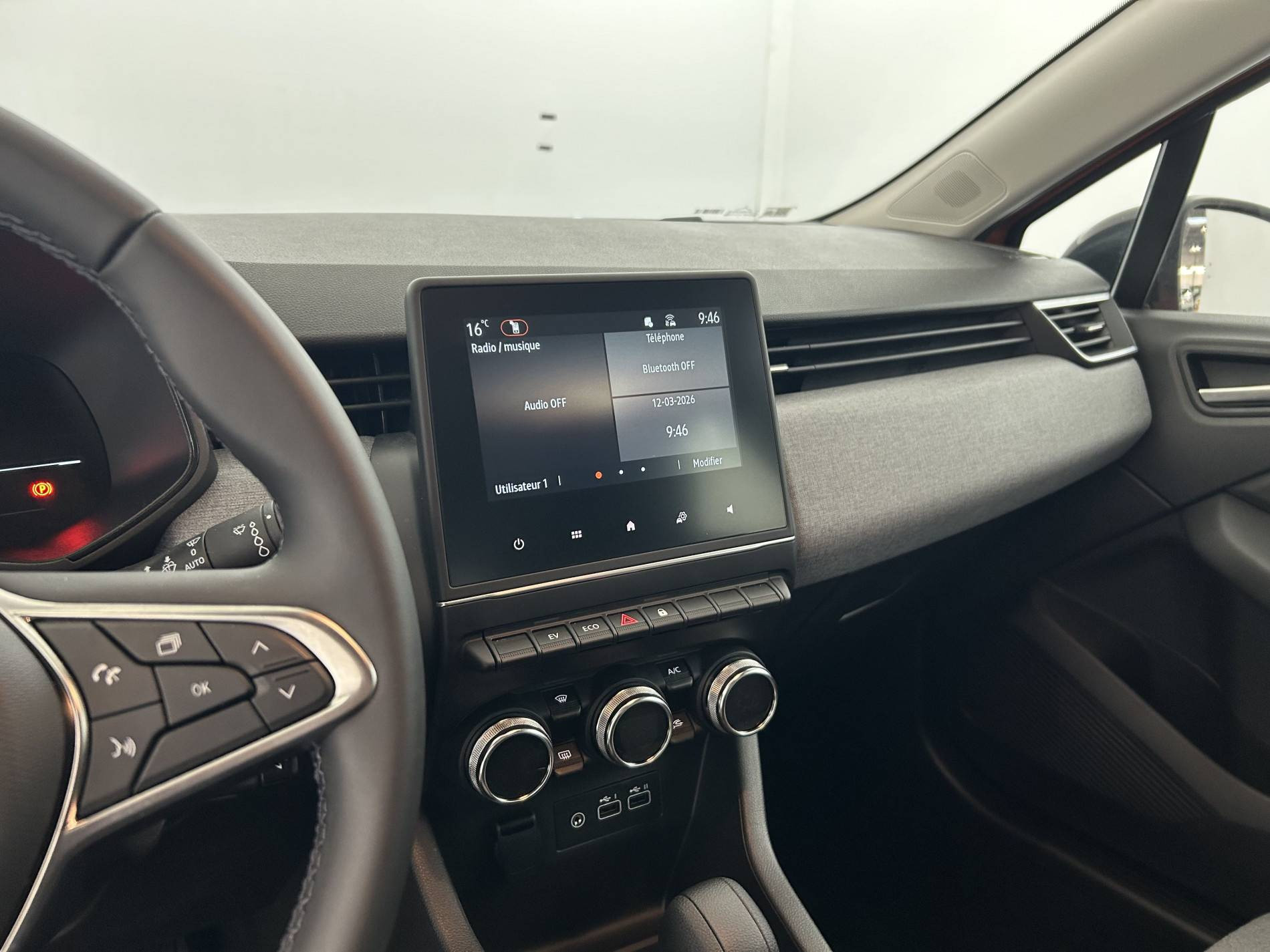 Vente en ligne Renault Clio 5 Clio E-Tech full hybrid 145 au prix de 19 900 €