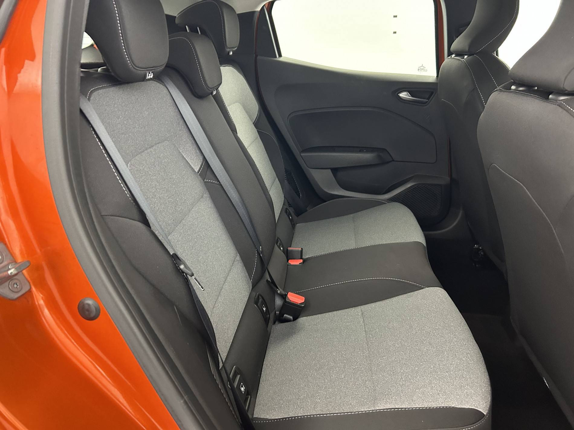 Vente en ligne Renault Clio 5 Clio E-Tech full hybrid 145 au prix de 19 900 €