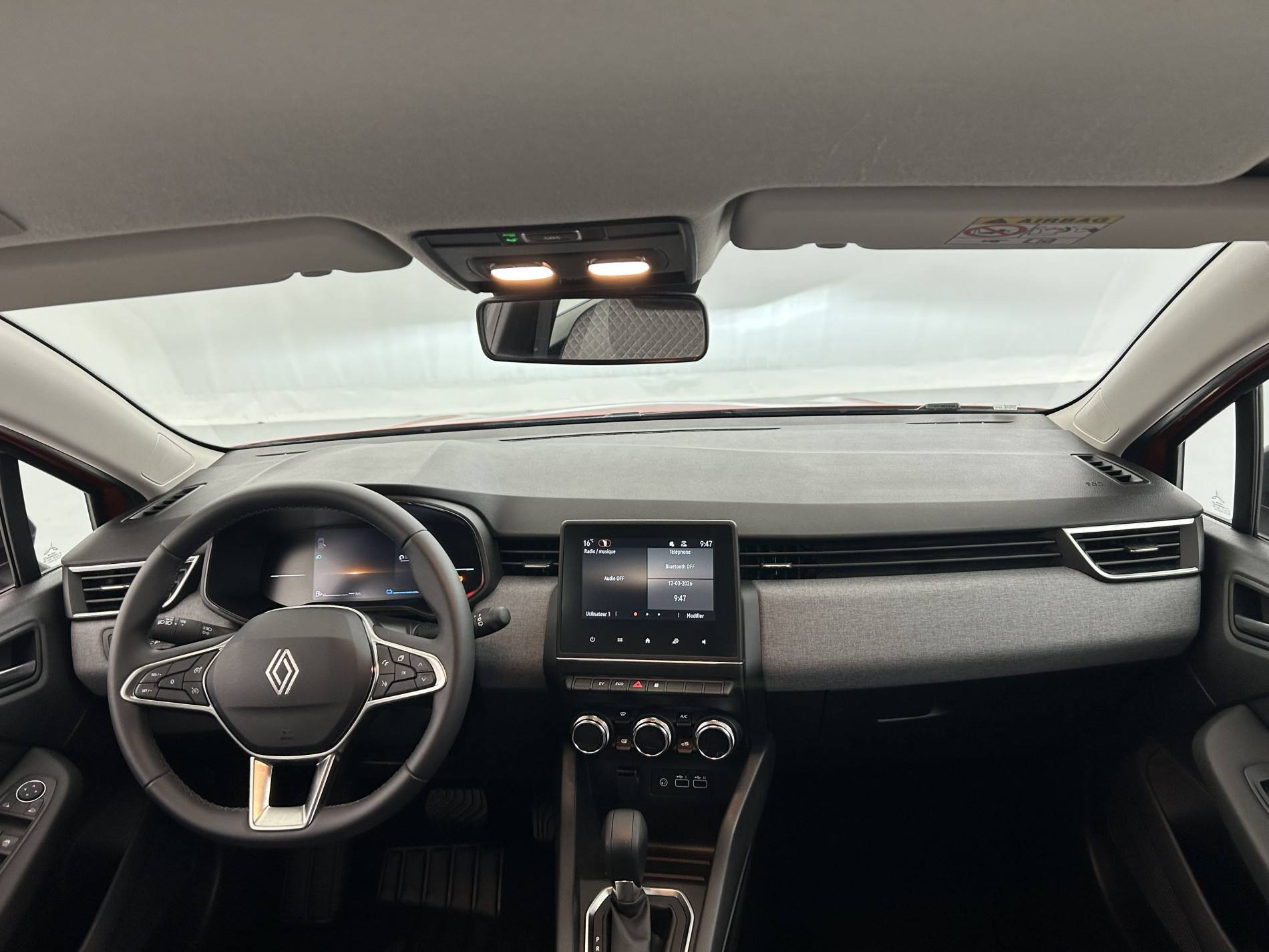 Vente en ligne Renault Clio 5 Clio E-Tech full hybrid 145 au prix de 19 900 €