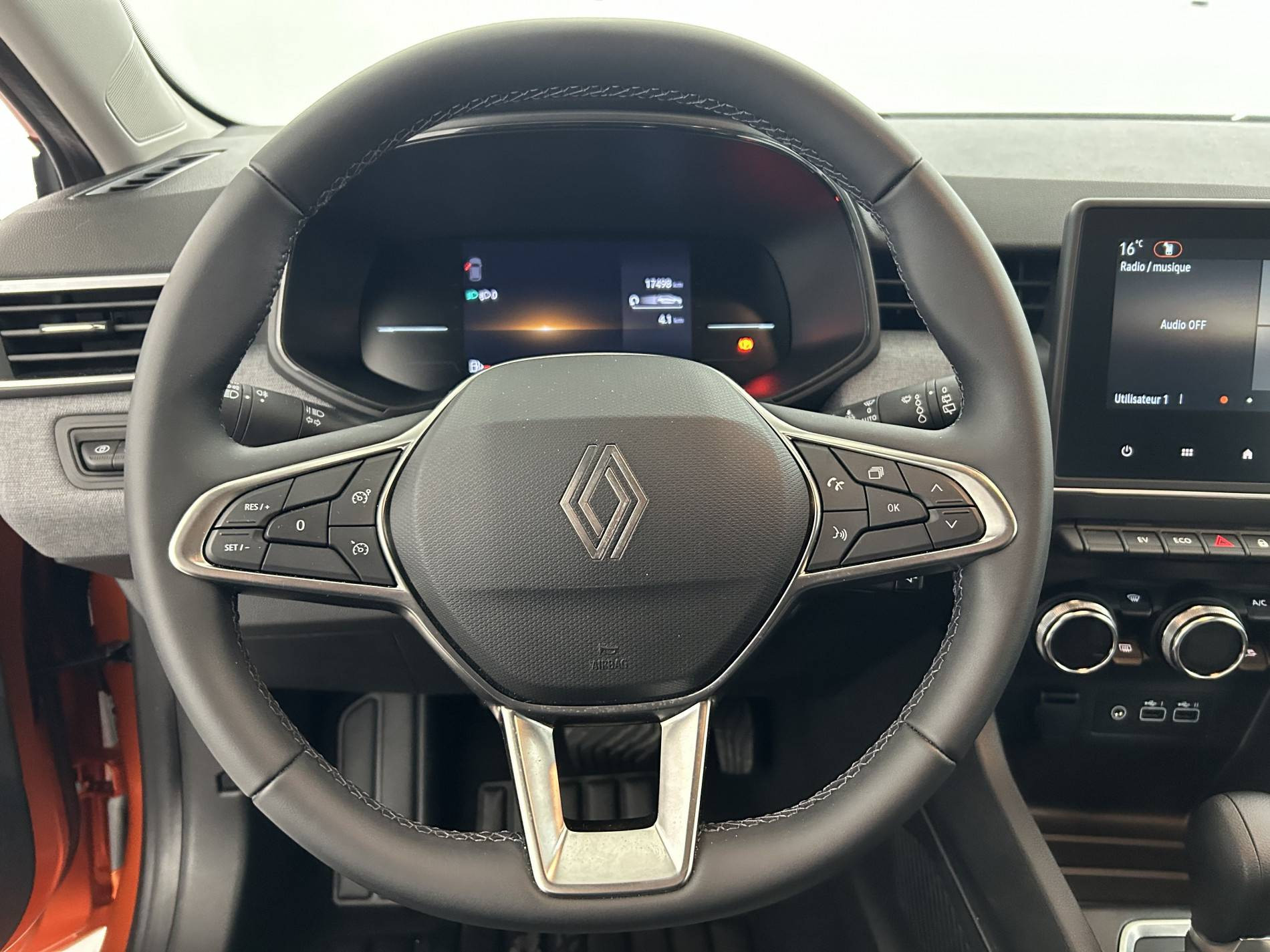 Vente en ligne Renault Clio 5 Clio E-Tech full hybrid 145 au prix de 19 900 €