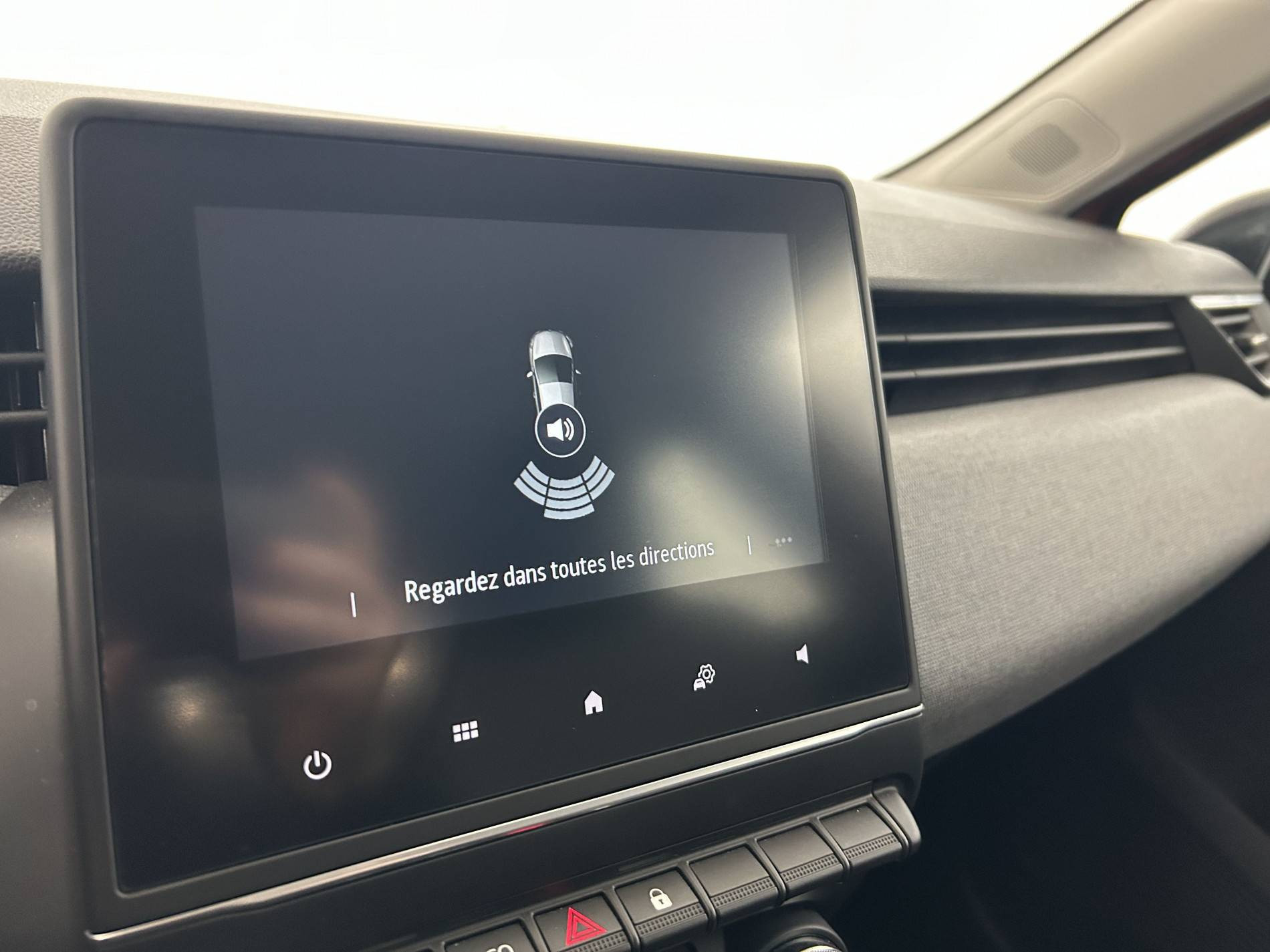 Vente en ligne Renault Clio 5 Clio E-Tech full hybrid 145 au prix de 19 900 €