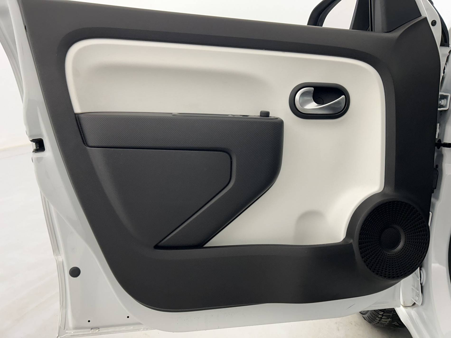 Vente en ligne Renault Twingo Electrique Twingo III E-Tech au prix de 10 600 €