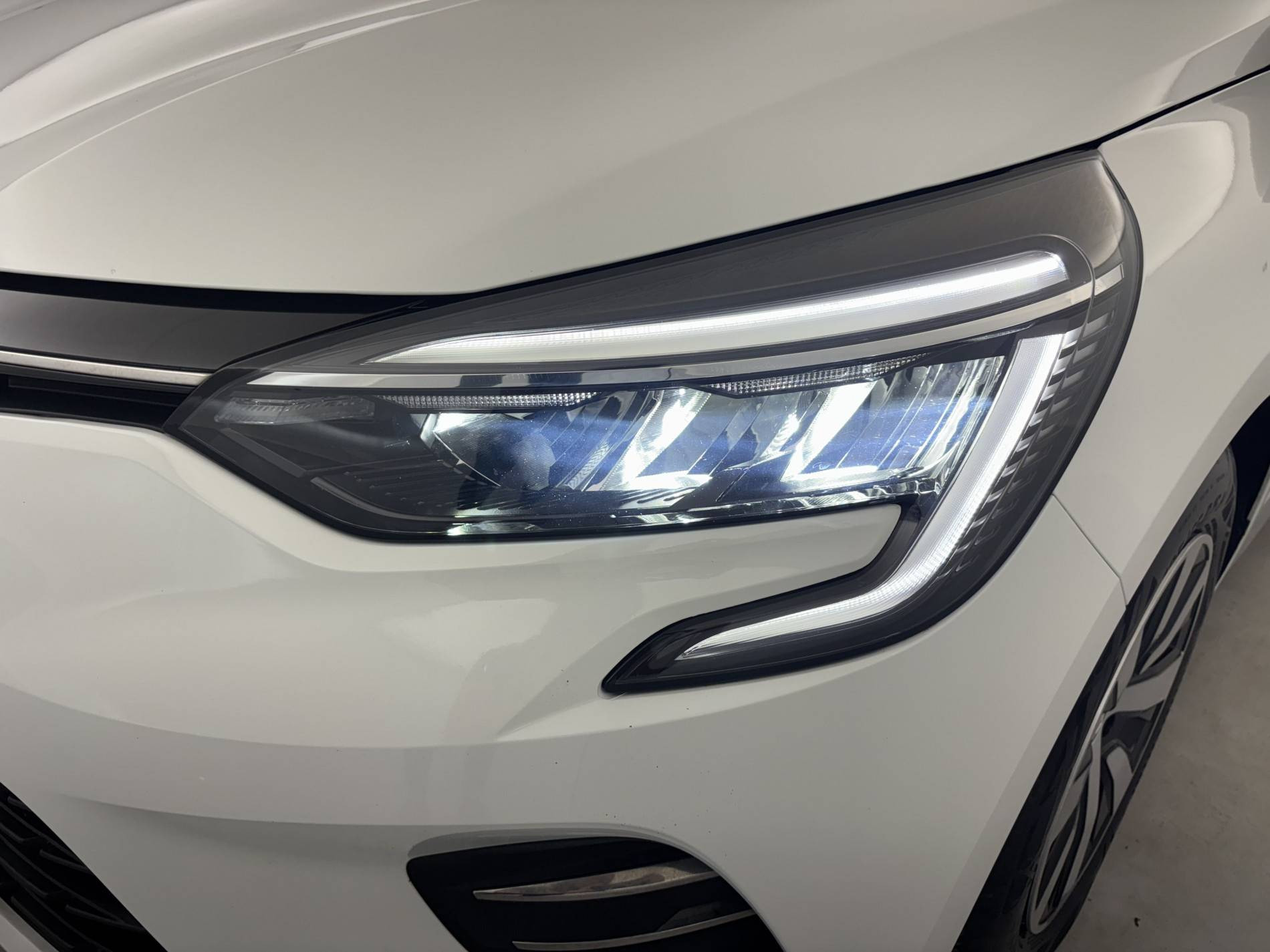 Vente en ligne Renault Clio 5 Clio TCe 90 au prix de 13 990 €