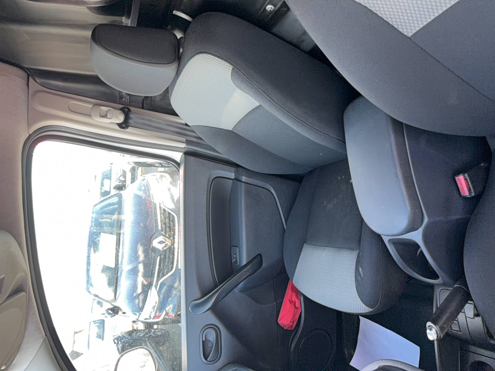 Vente en ligne Renault Kangoo Express  BLUE DCI 80 au prix de 11 900 €