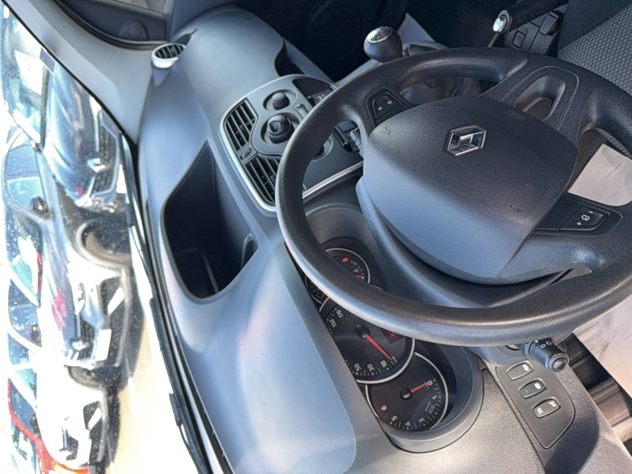 Vente en ligne Renault Kangoo Express  BLUE DCI 80 au prix de 11 900 €