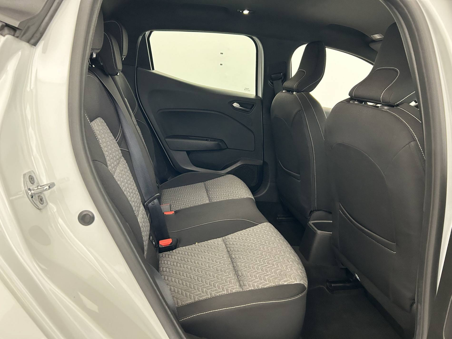 Vente en ligne Renault Clio 5 Clio TCe 90 - 21N au prix de 12 950 €