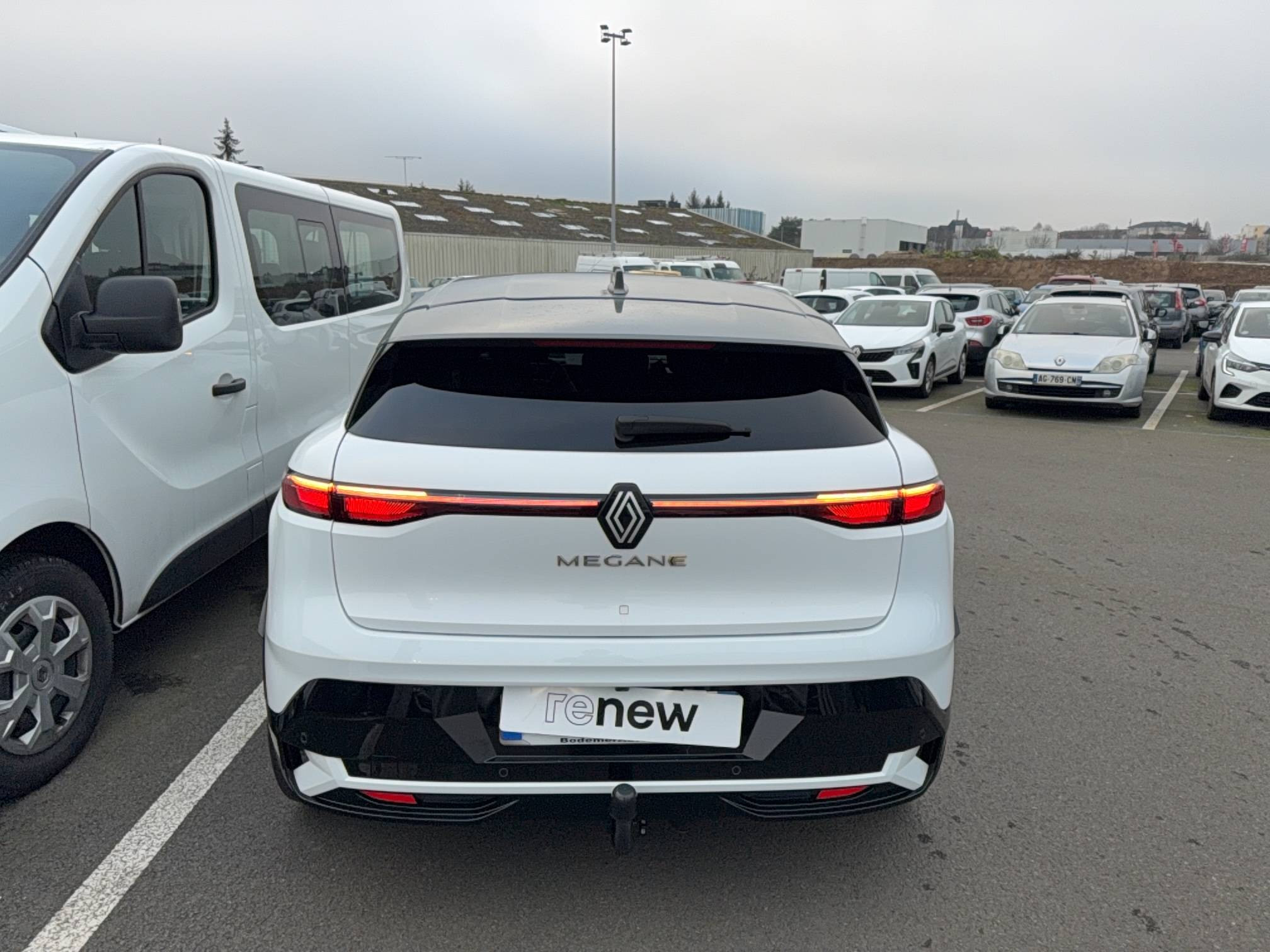 Vente en ligne Renault Megane E-Tech  EV60 220 ch super charge au prix de 23 500 €