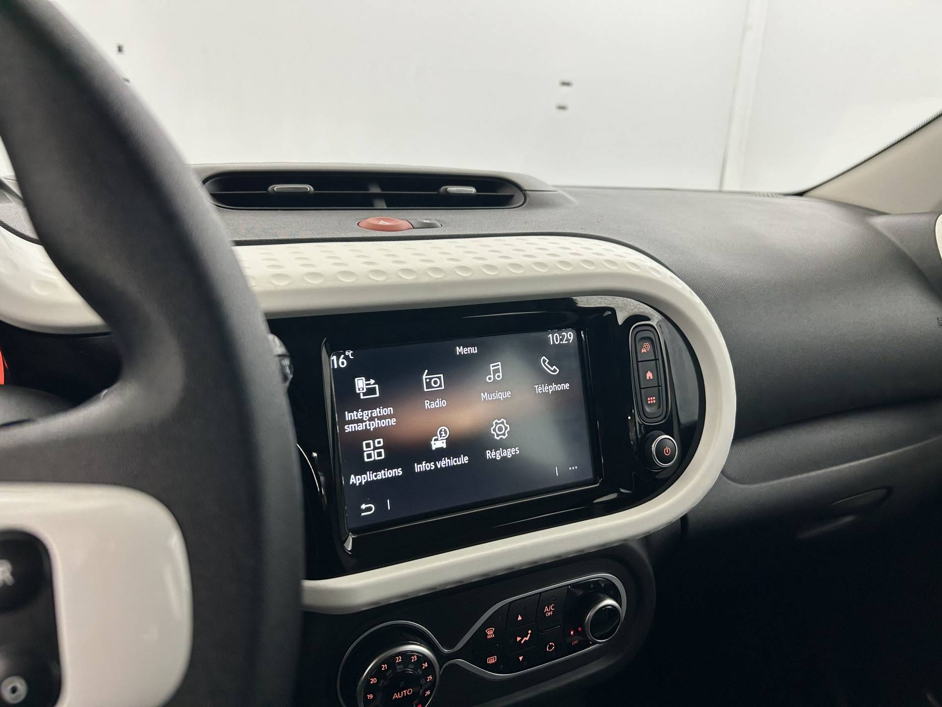 Vente en ligne Renault Twingo 3  SCe 65 au prix de 12 950 €