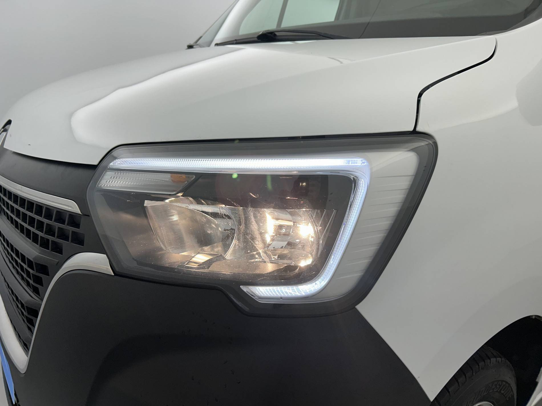 Vente en ligne Renault Master Fourgon MASTER FGN TRAC F3500 L2H2 BLUE DCI 135 au prix de 27 500 €