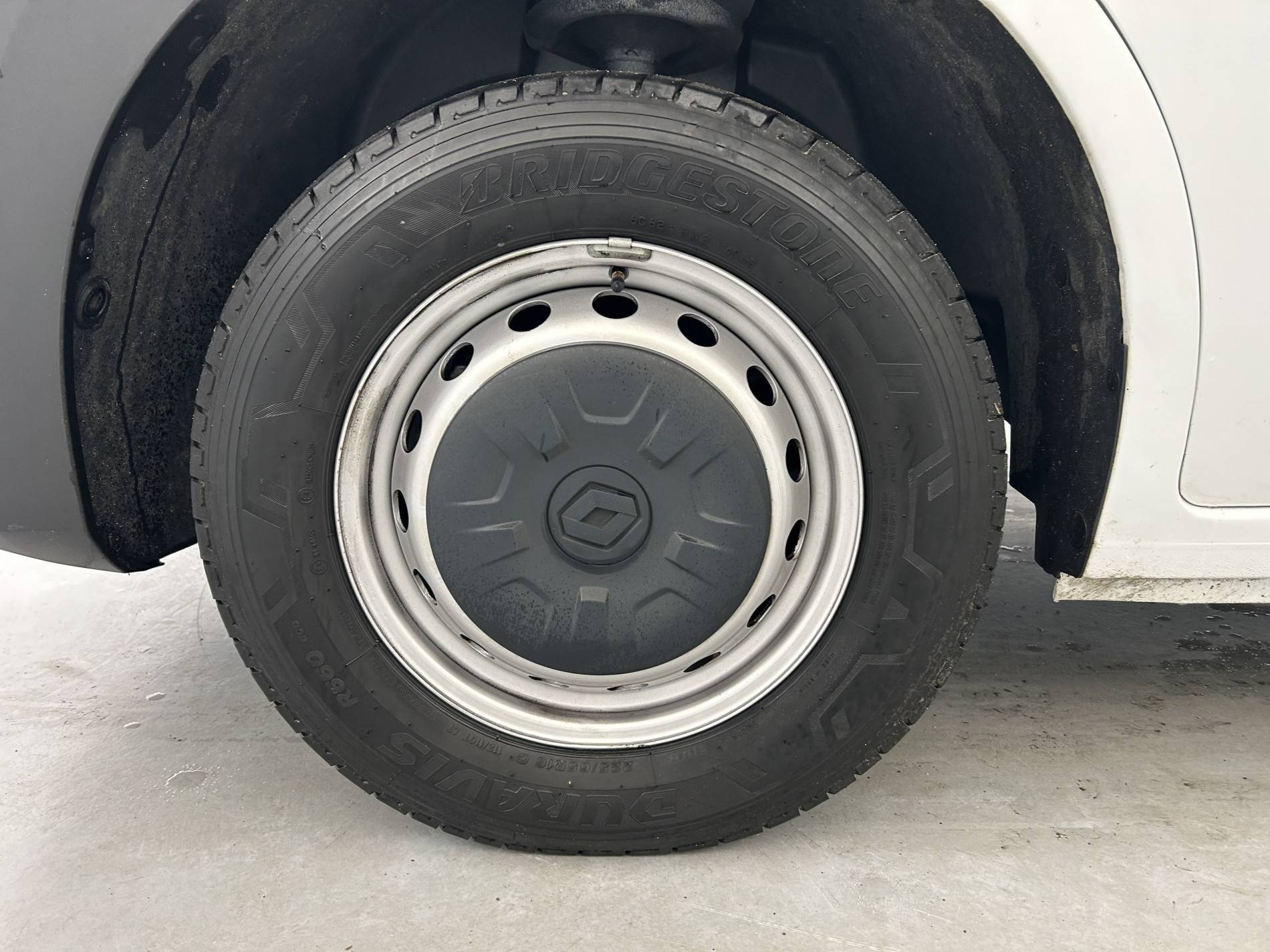 Vente en ligne Renault Master Fourgon MASTER FGN TRAC F3500 L2H2 BLUE DCI 135 au prix de 27 500 €