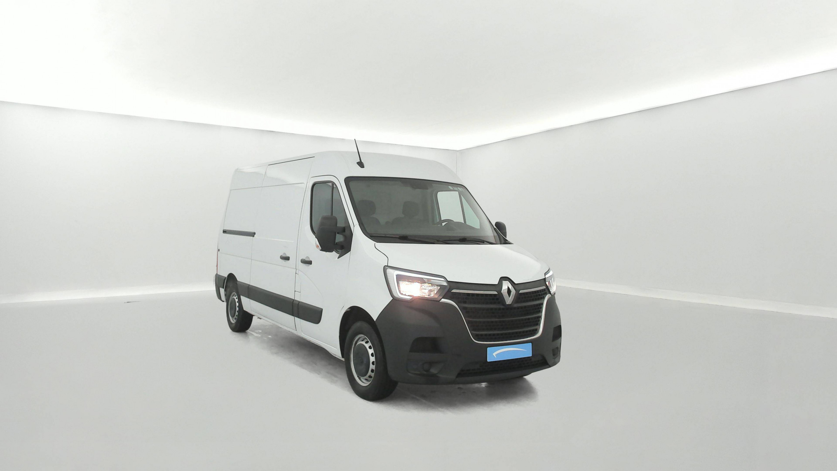 Vente en ligne Renault Master Fourgon MASTER FGN TRAC F3500 L2H2 BLUE DCI 135 au prix de 27 500 €