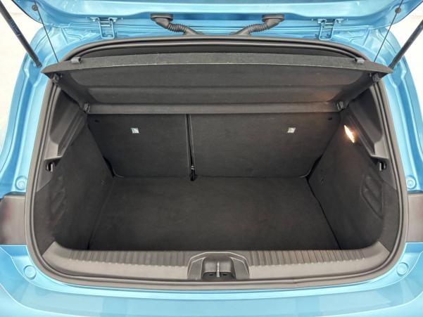 Vente en ligne Renault Clio 5 Clio E-Tech 140 - 21N au prix de 17 990 €