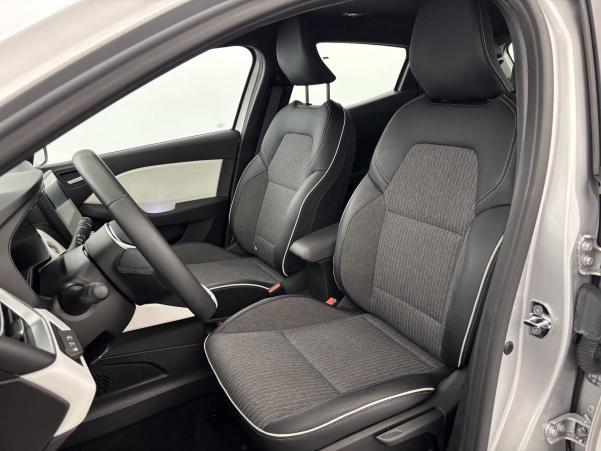 Vente en ligne Renault Clio 5 Clio E-Tech 140 - 21N au prix de 18 600 €